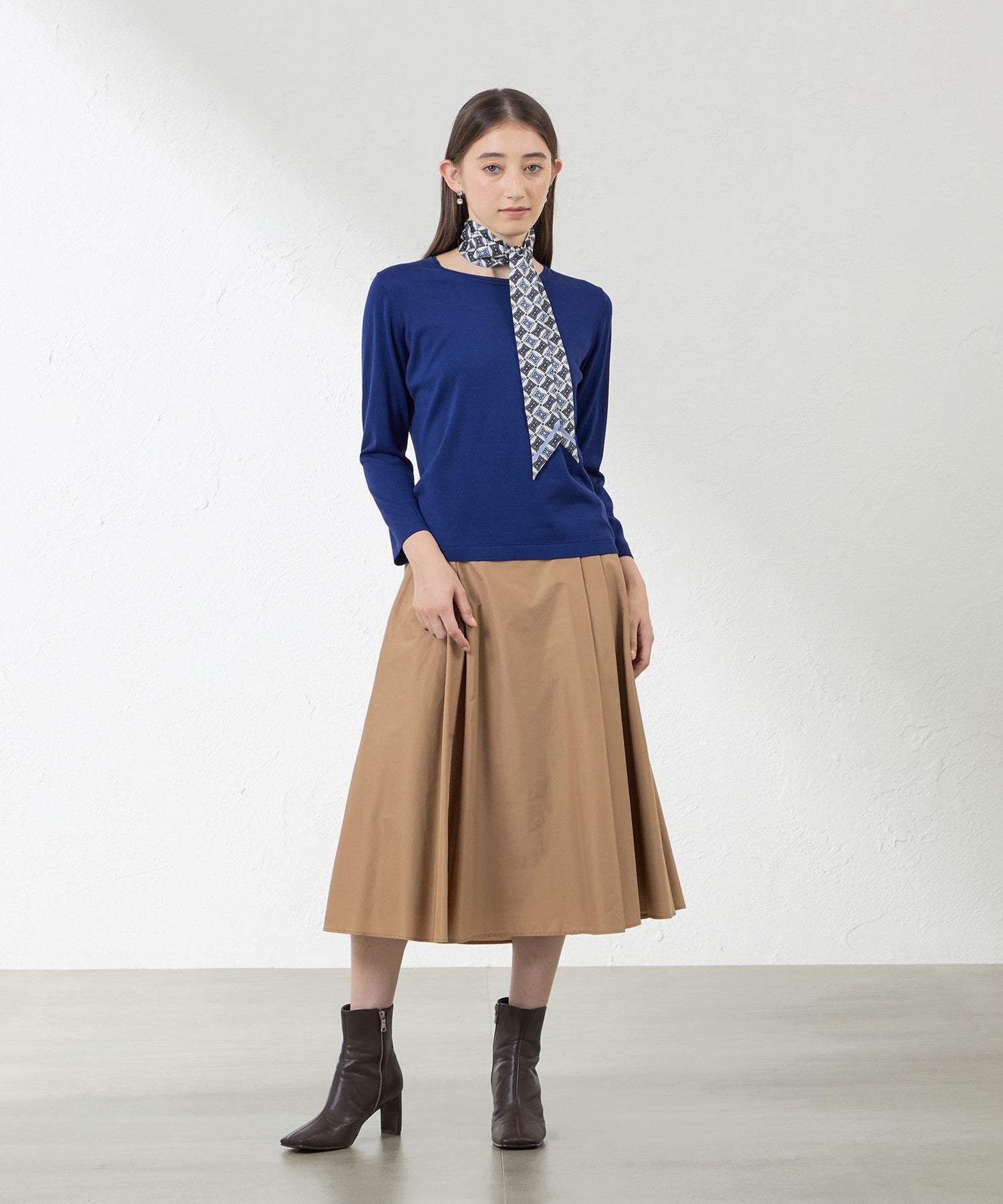 2231-V573062724__J,24,