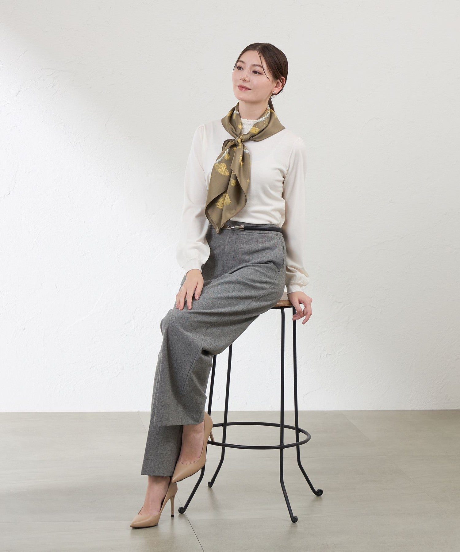 2231-V574063742__H,42,