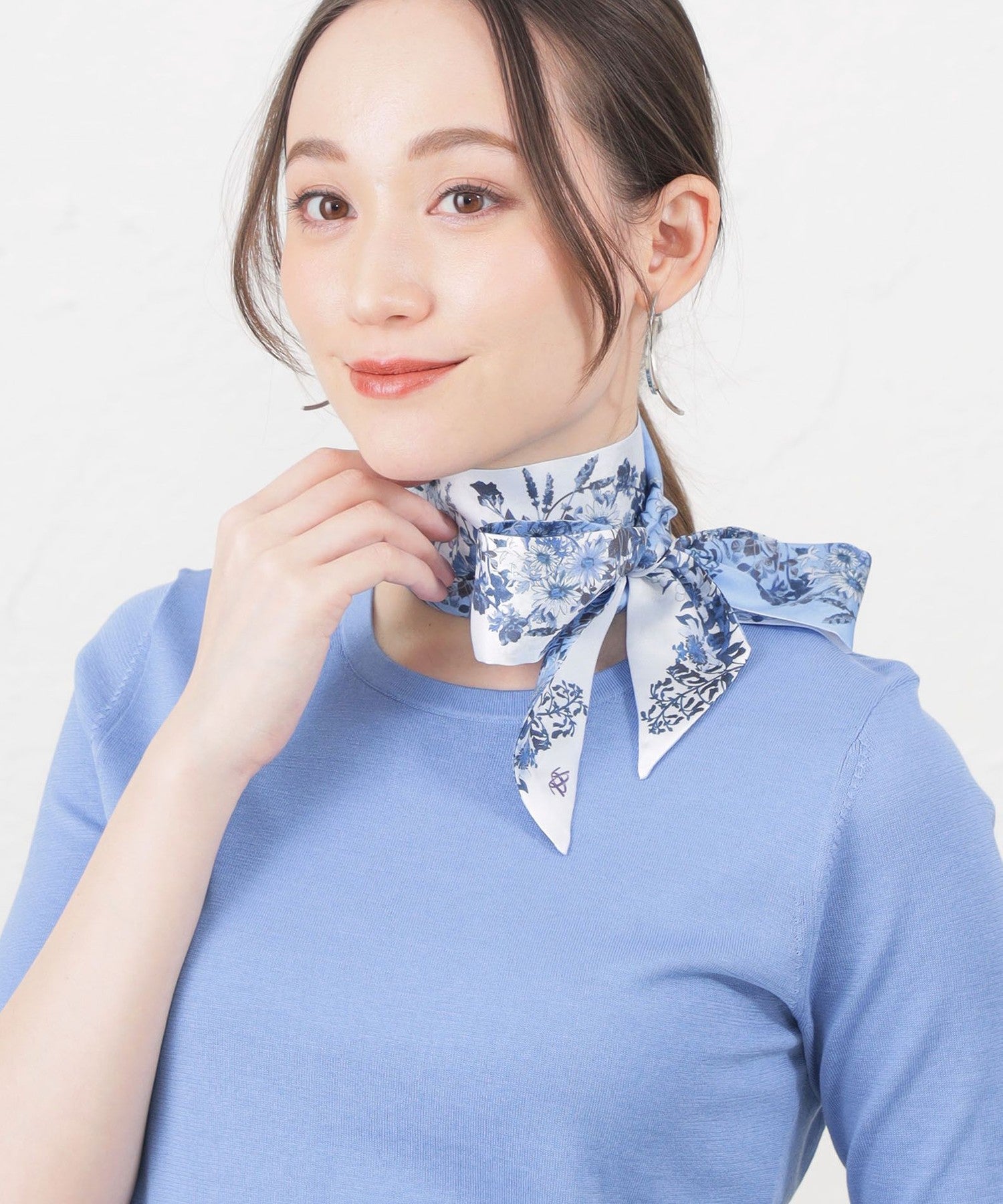 2231-V574730622__,22,