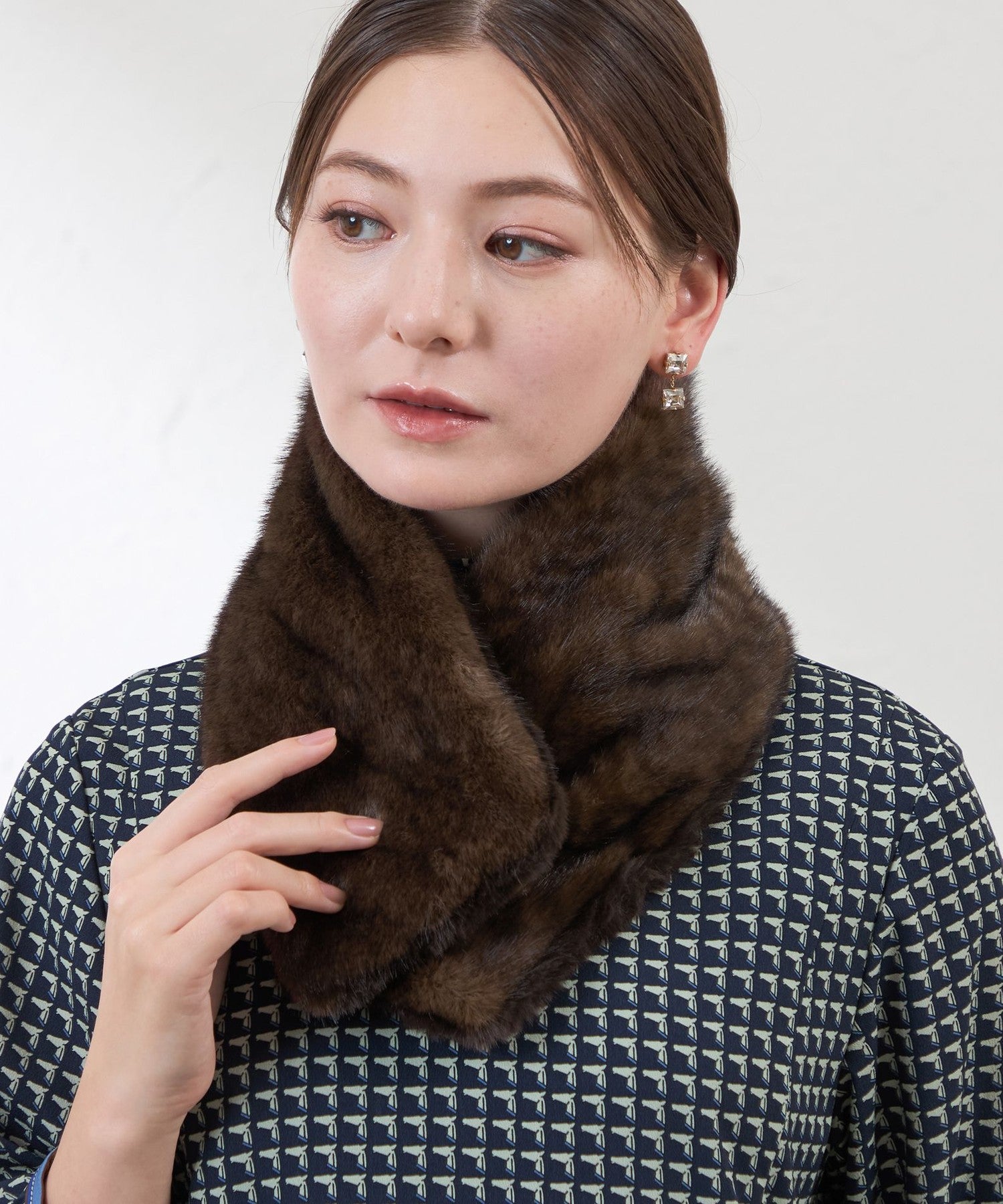 2231-V575164856__,56,