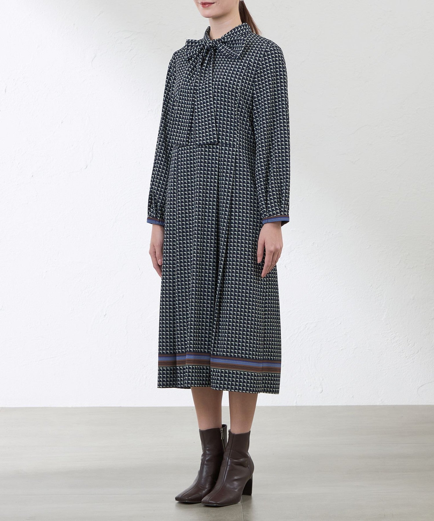 2231-V5J0463629__J,29,