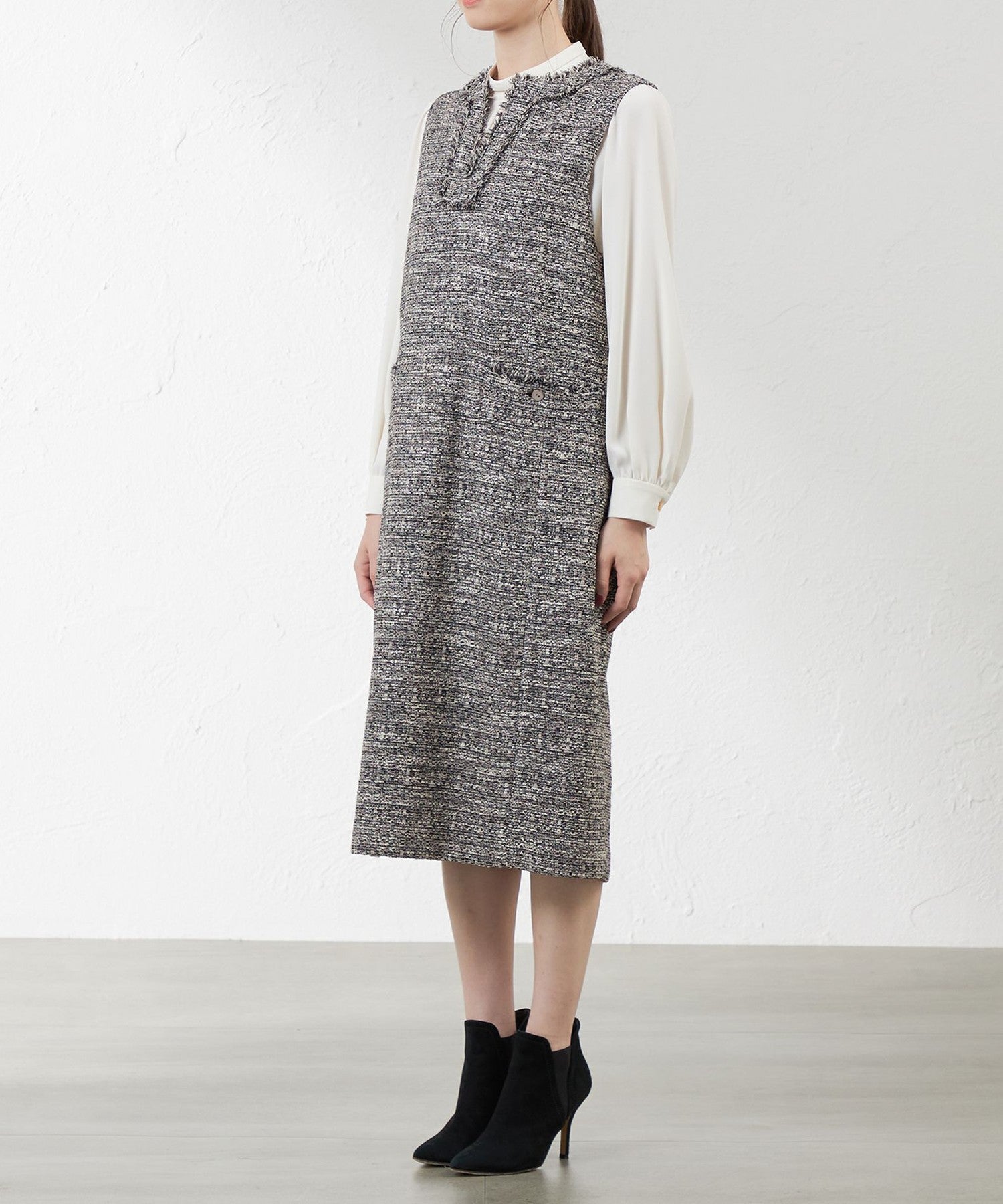 2231-V5J0743306__J,06,