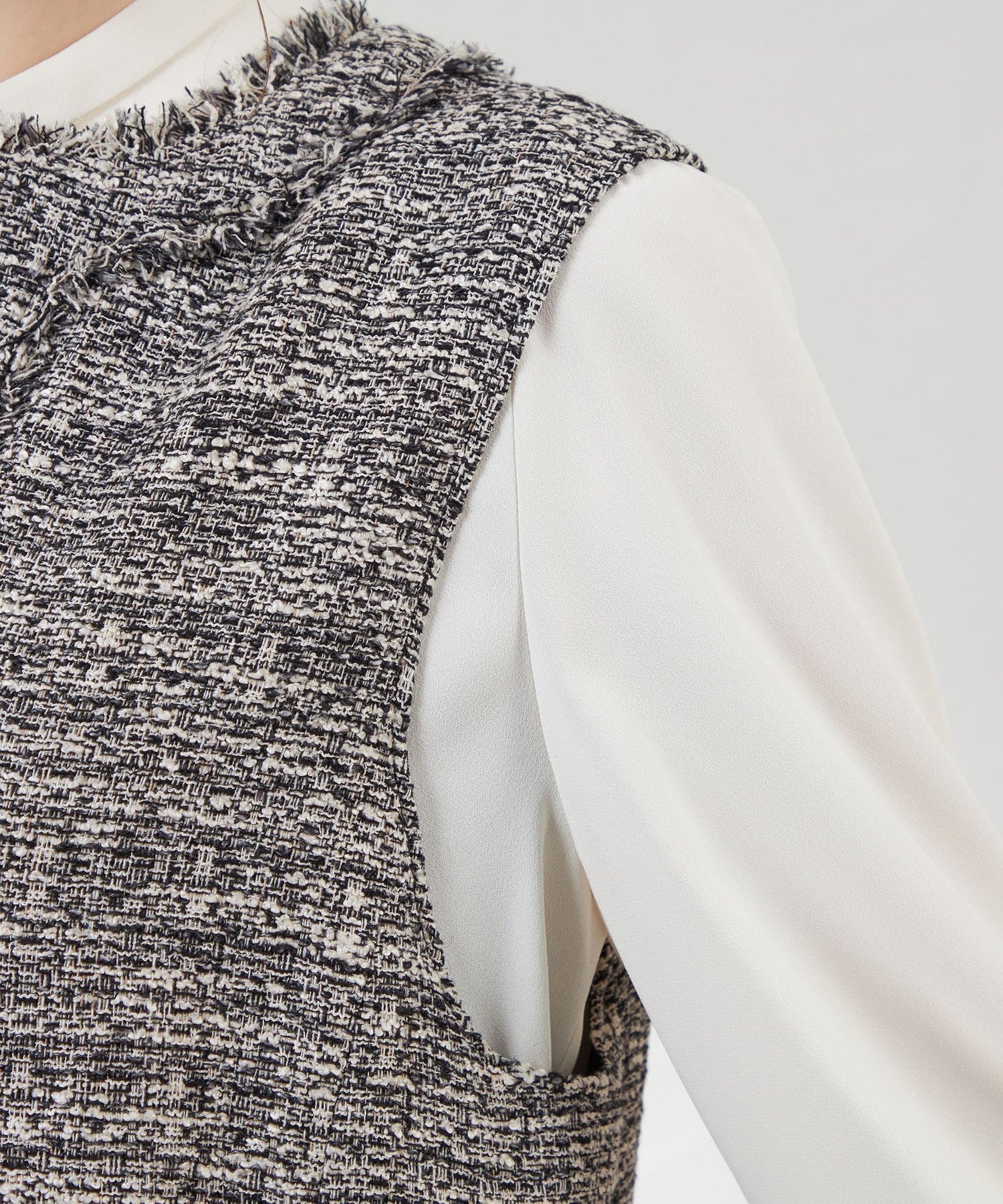 2231-V5J0743306__L,06,