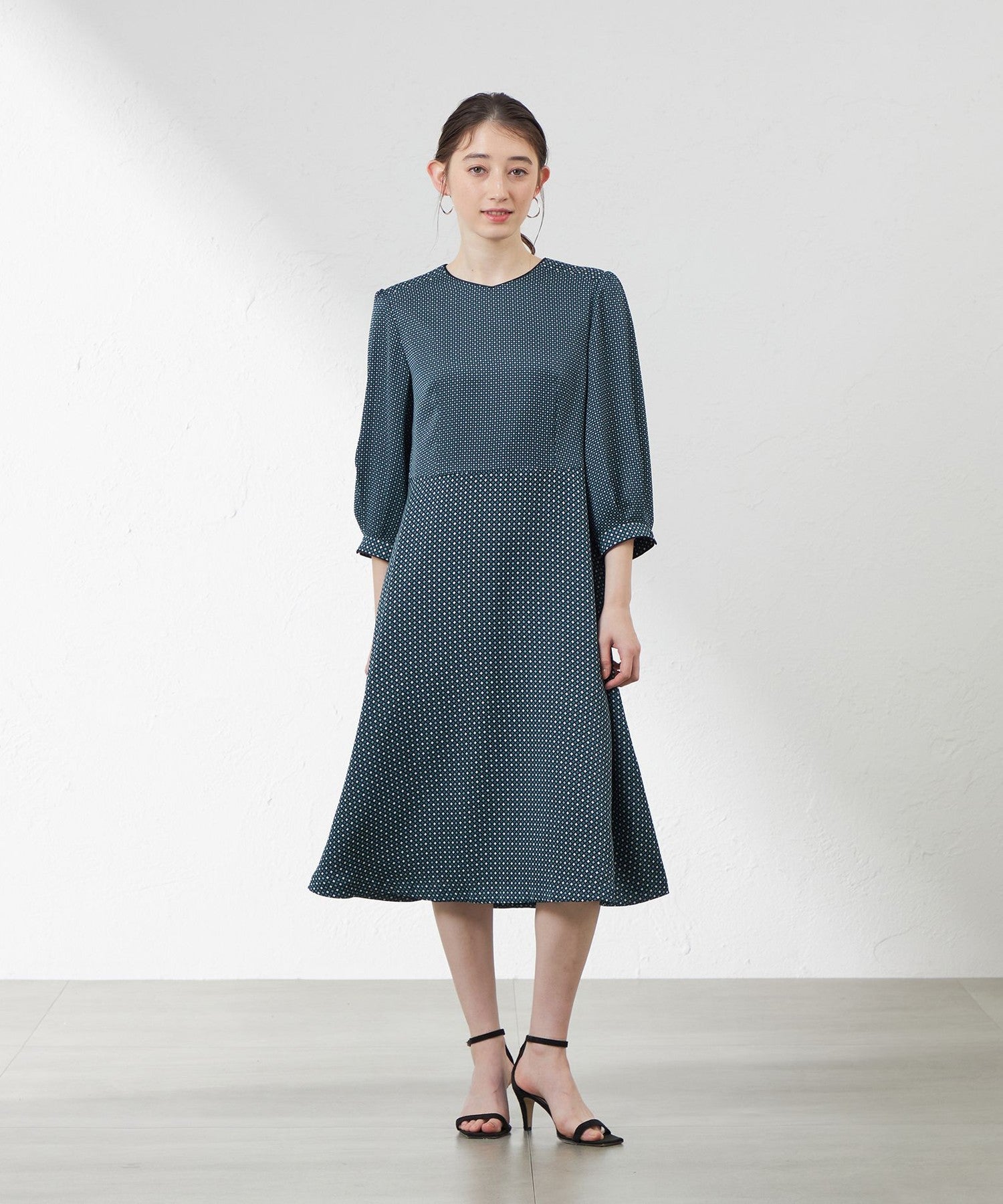 2231-V5J0947672__I,72,