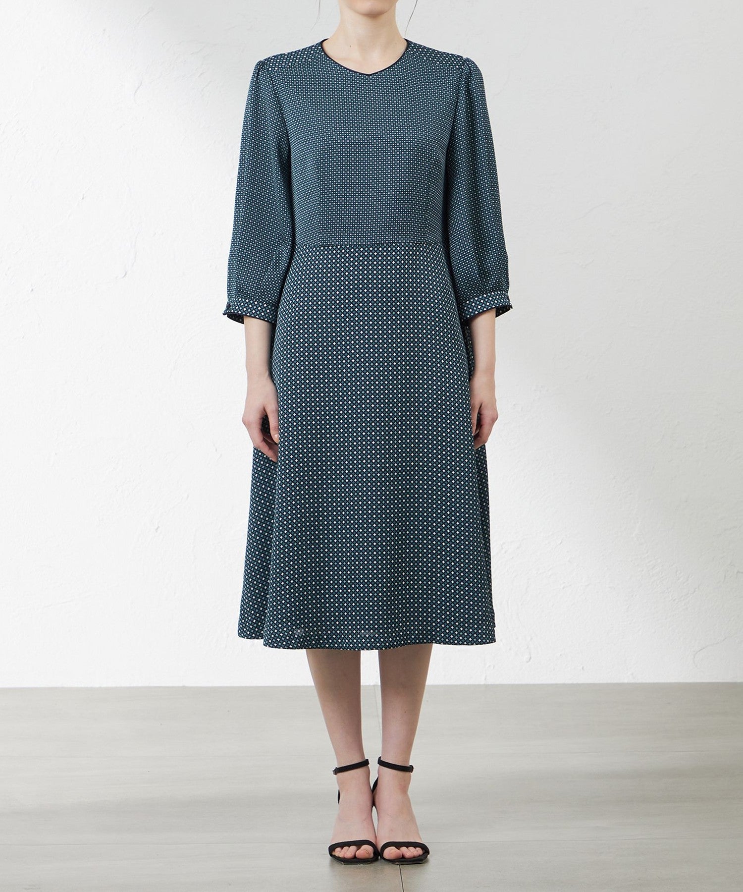 2231-V5J0947672__J,72,