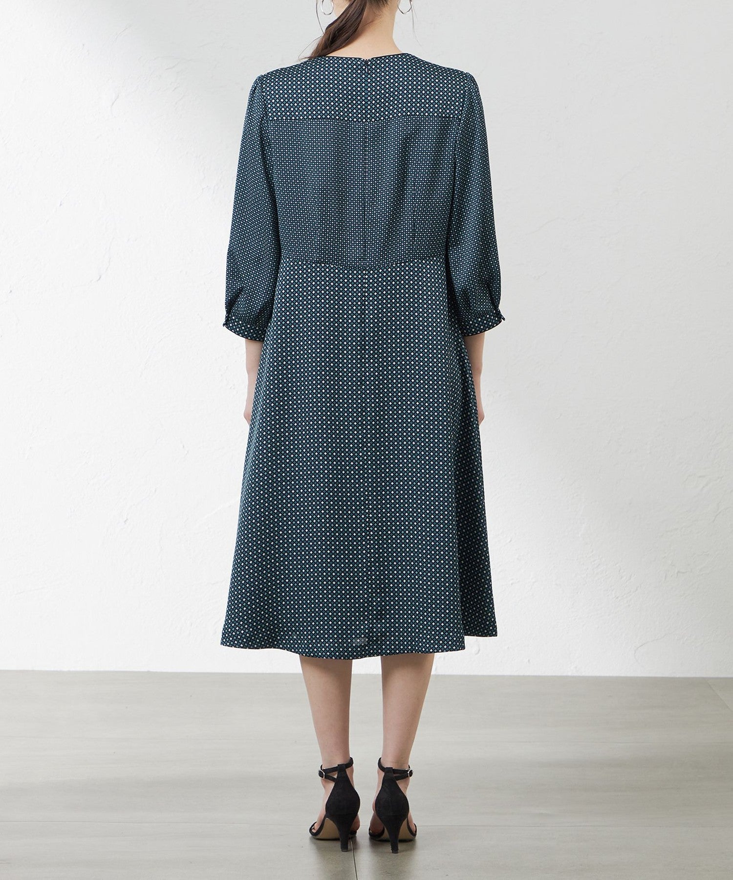 2231-V5J0947672__L,72,