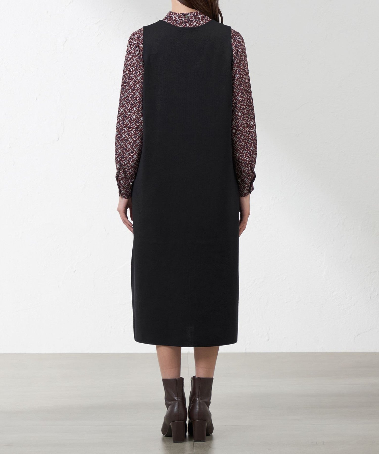 2231-V5J1162329__N,29,