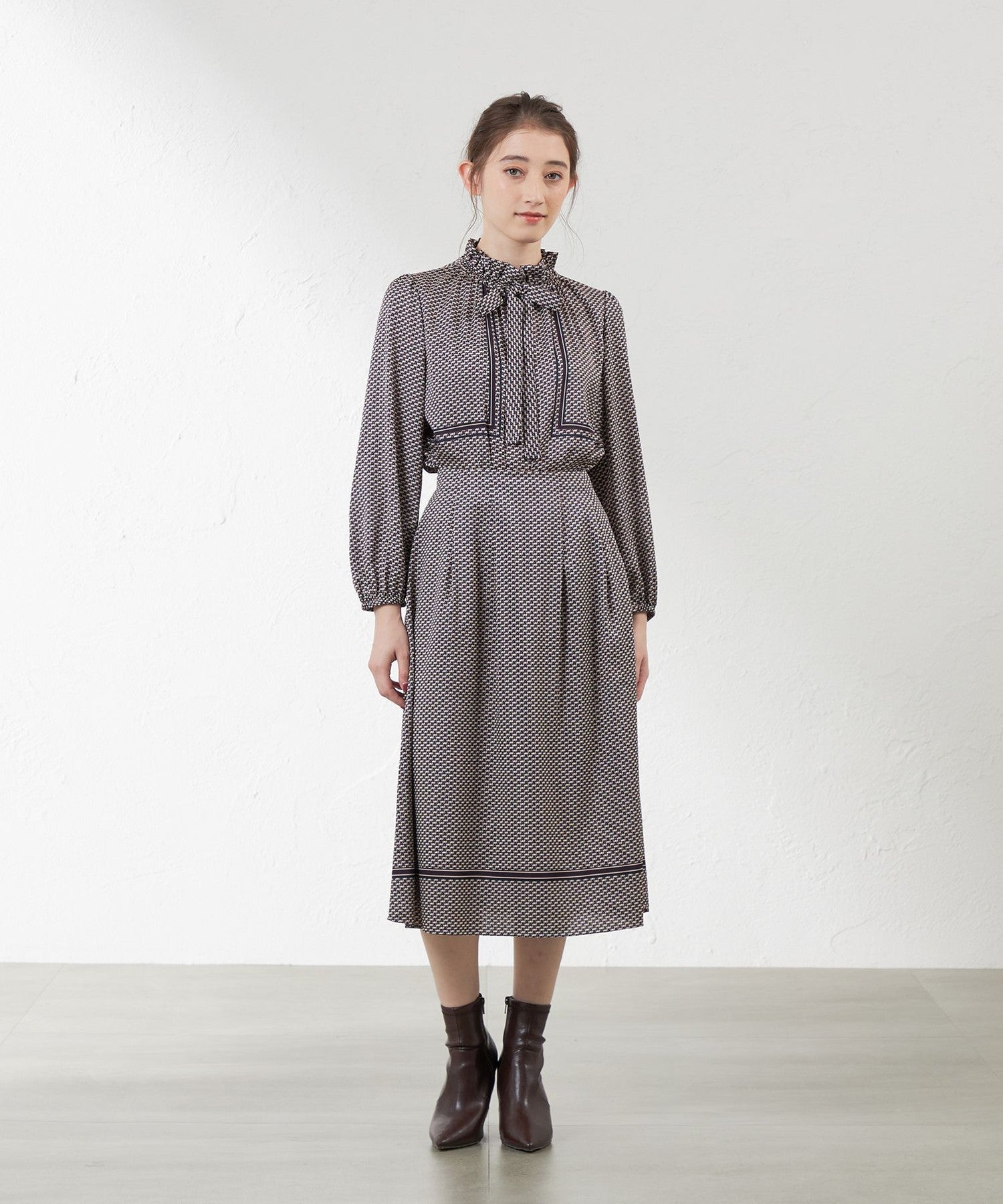 2231-V5M1343829__I,29,