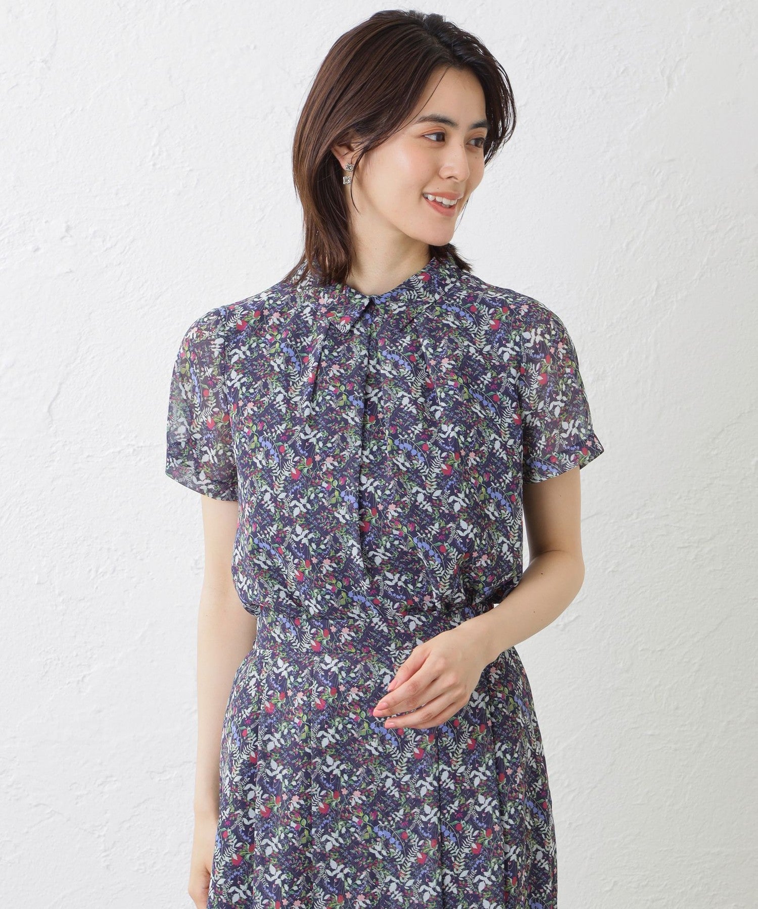 2231-V5M1716028__,28,