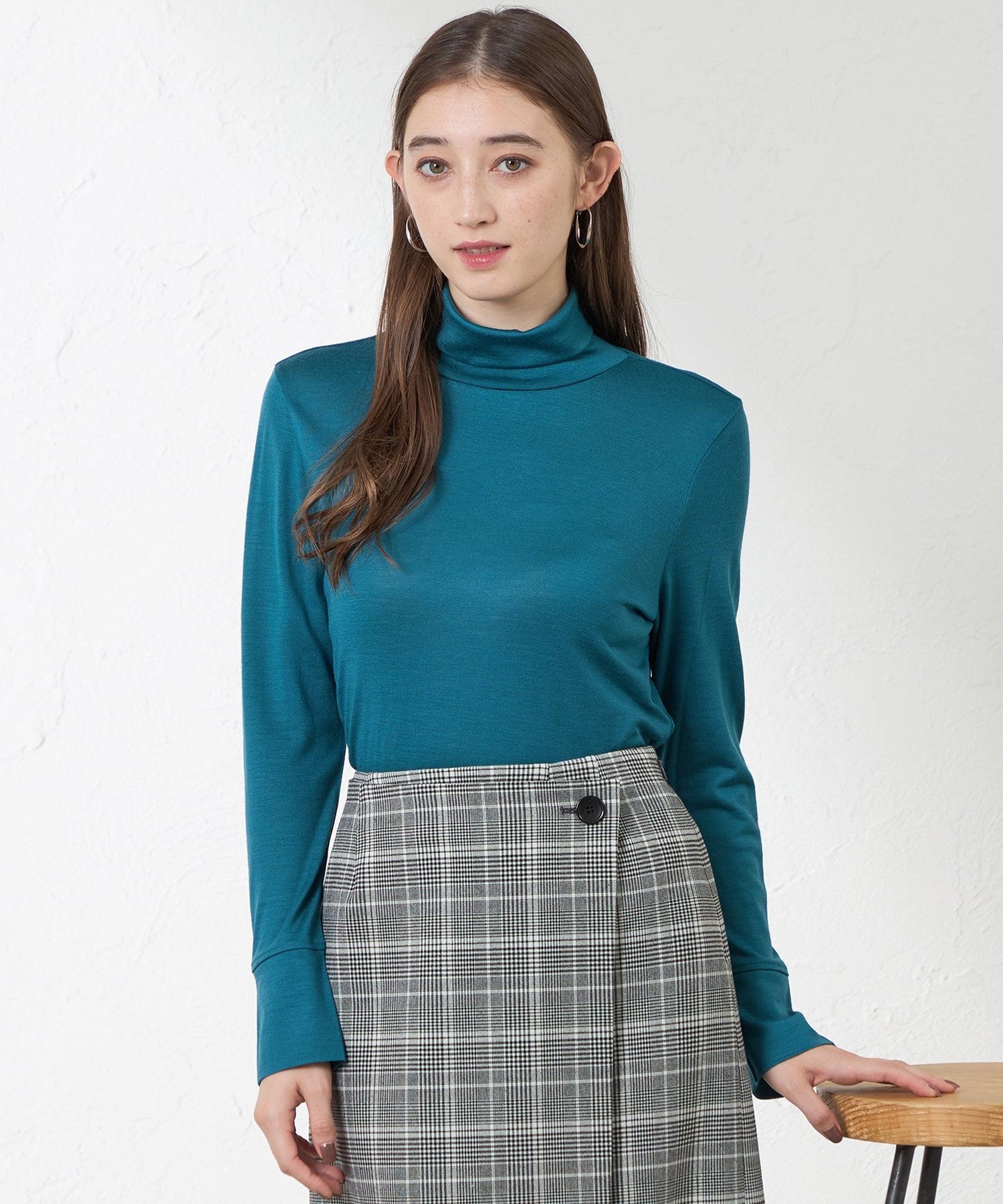 2231-V5P0564470__,70,モデル身長164cm 着用サイズ：38