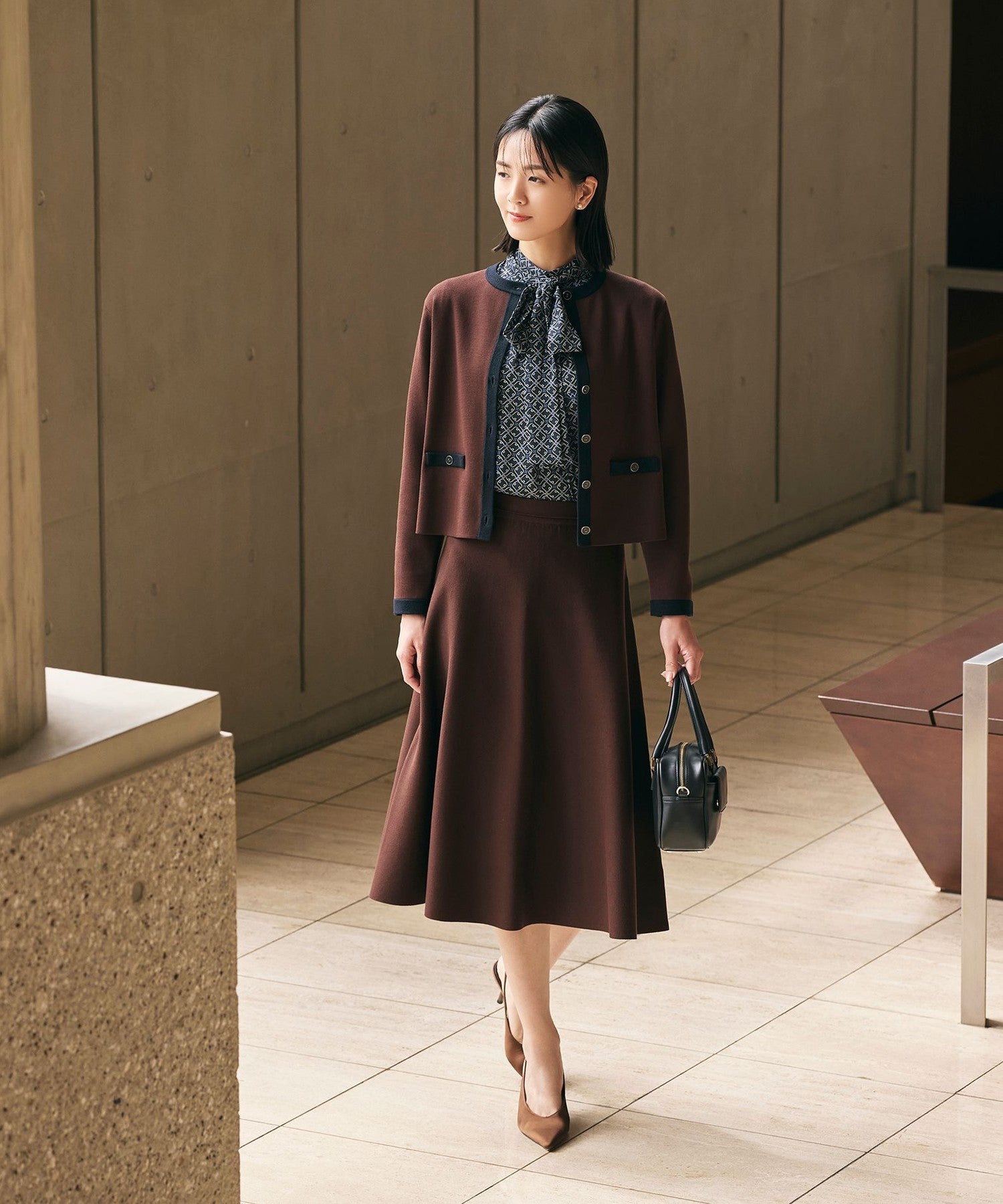 2231-V5S1062356__A,56,