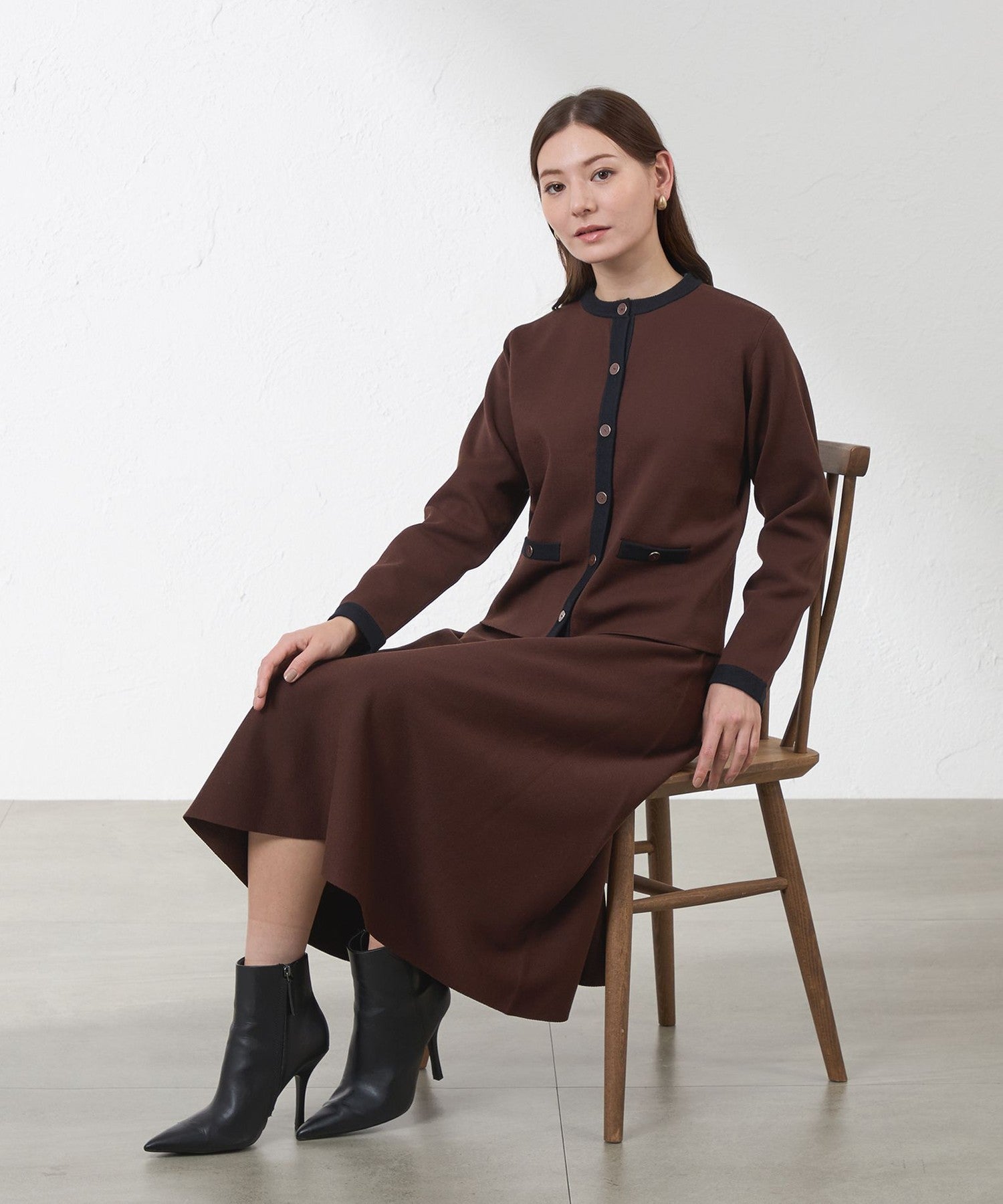 2231-V5S1062356__J,56,