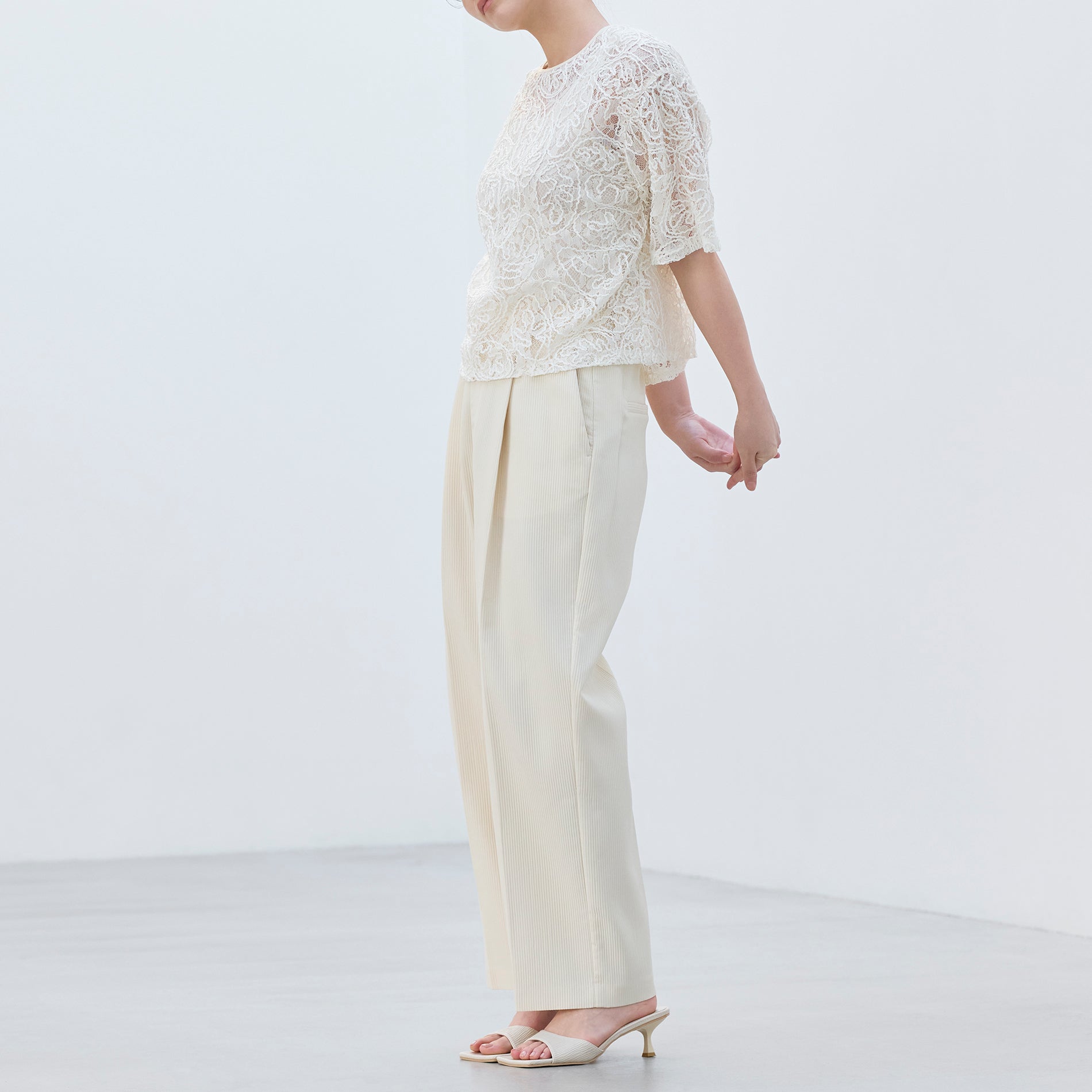 2271-W1M0751201__B,01,