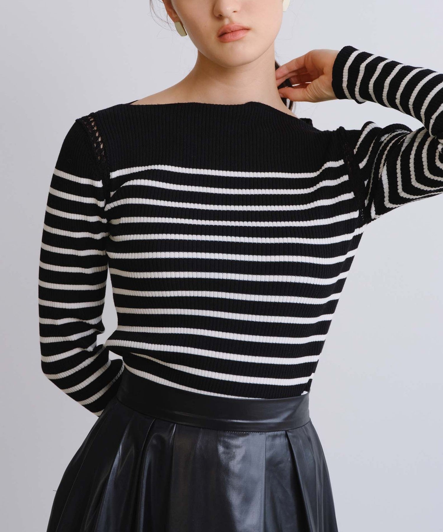 2271-W1N0570824__A,24,