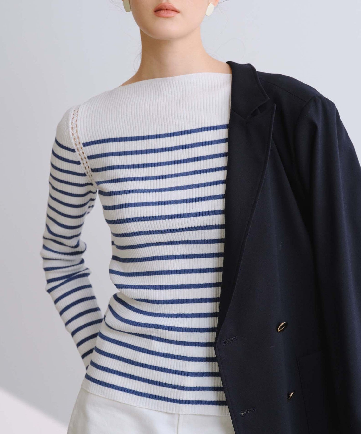 2271-W1N0570824__D,24,