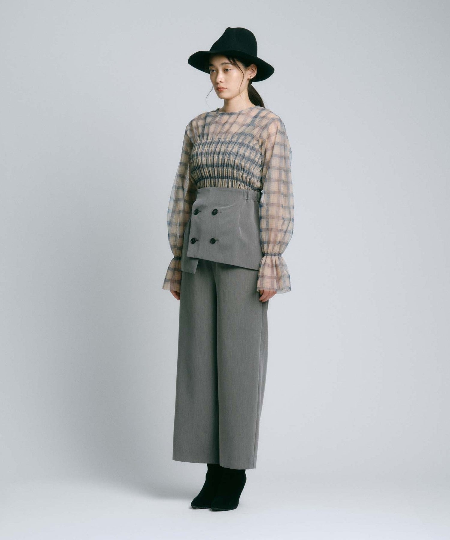 2271-W1R2562106__M,06,