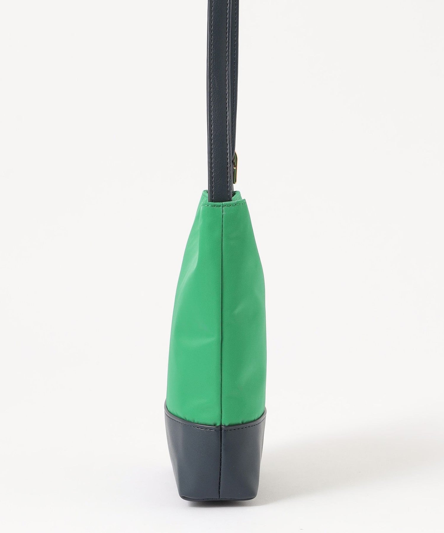 2301-H510160370__I,70,