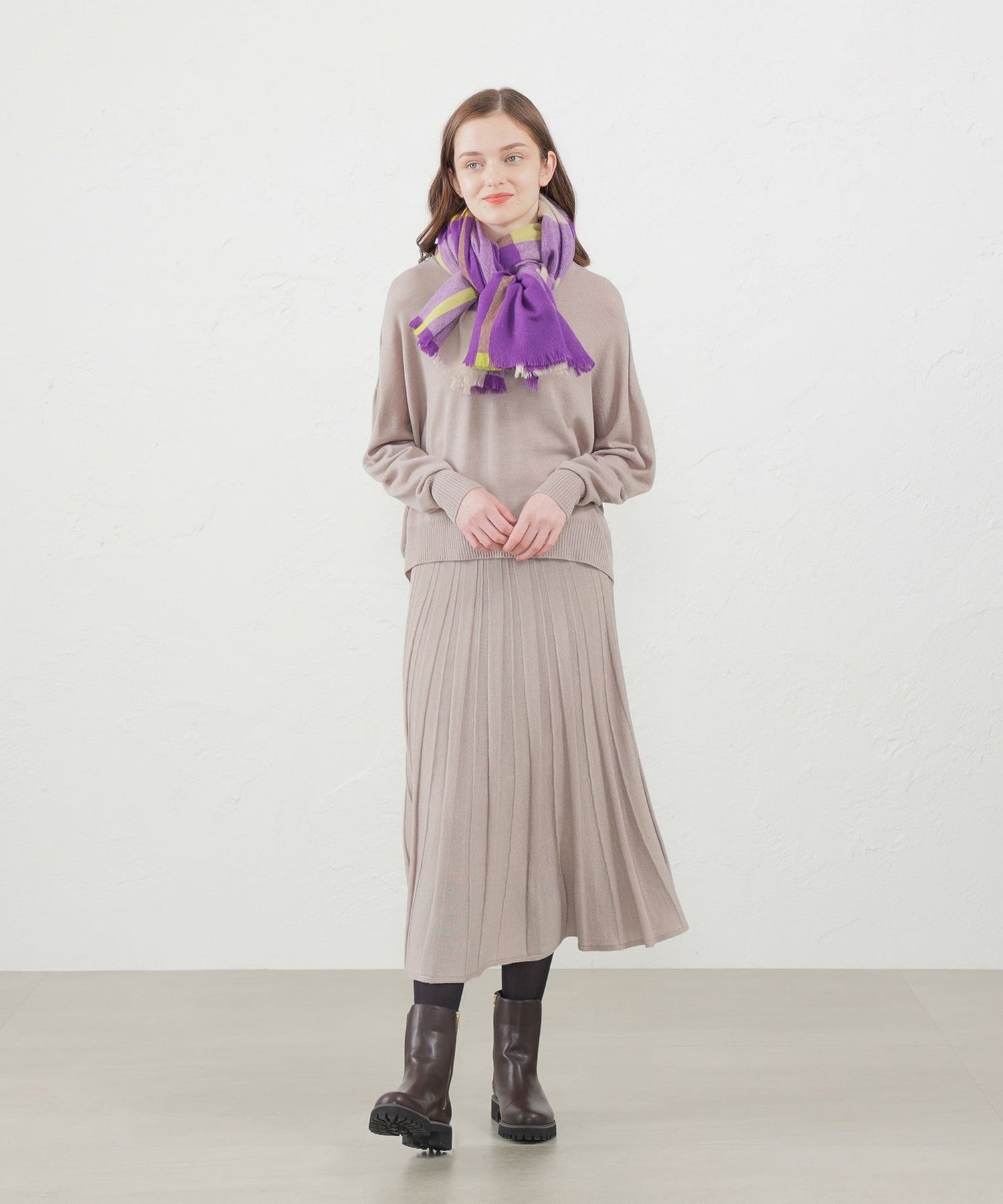 2301-H570122720__H,20,