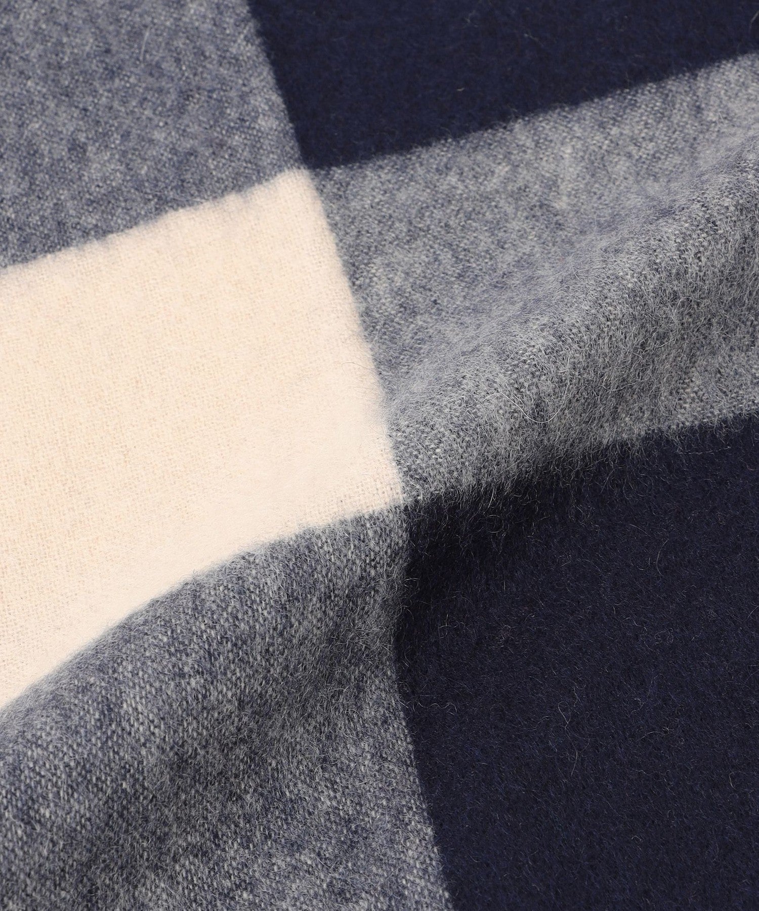 2301-H570142729__N,29,