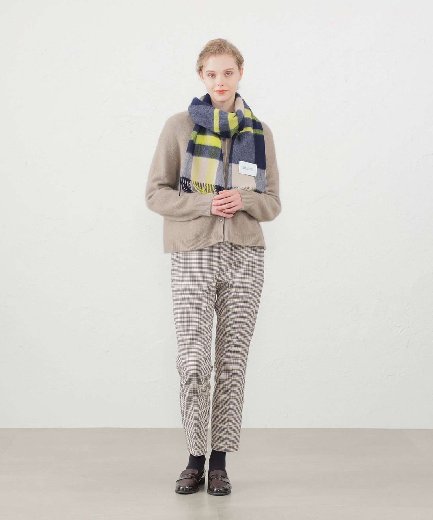 2301-H571022720__J,20,