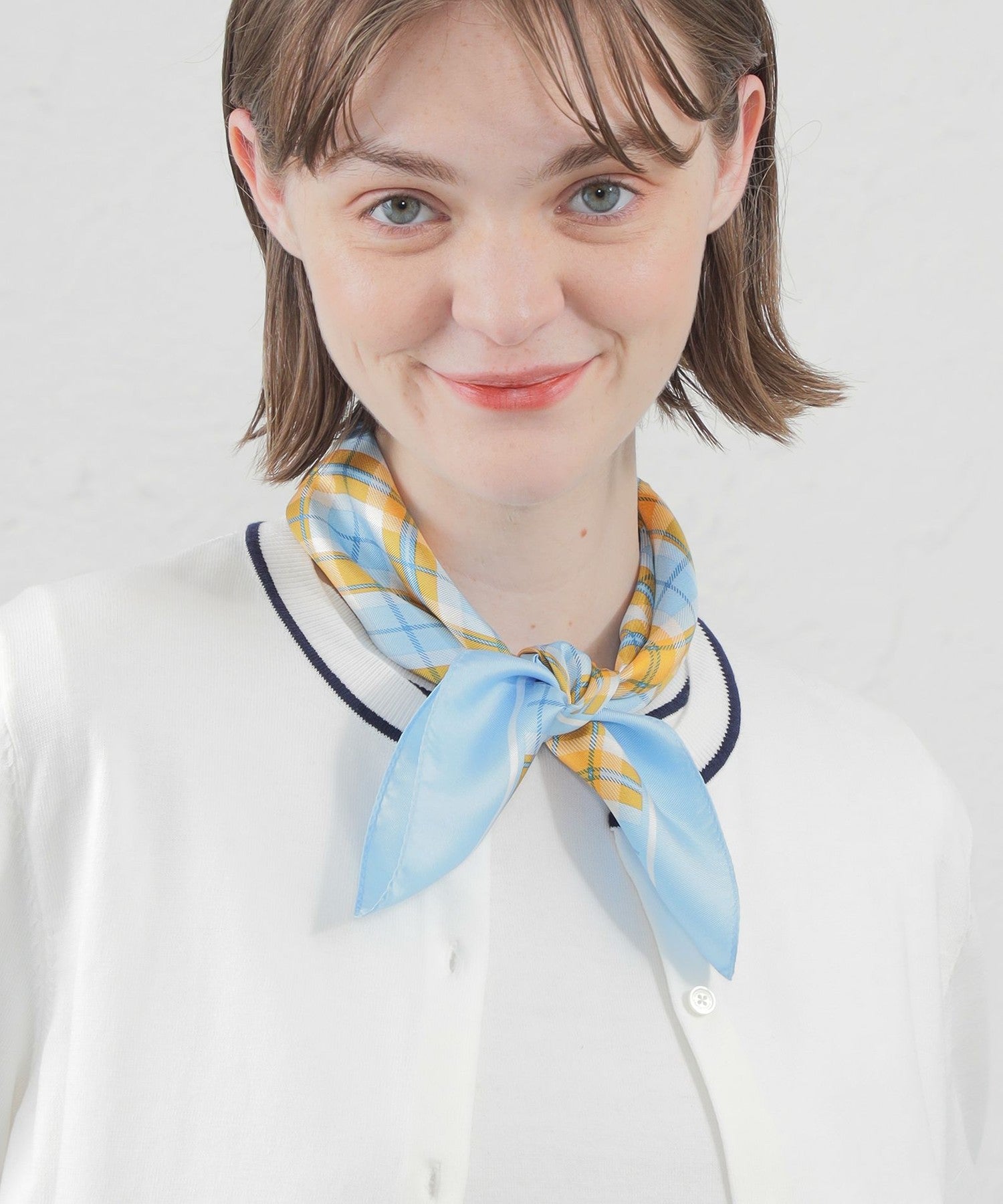 2301-H572032420__A,20,