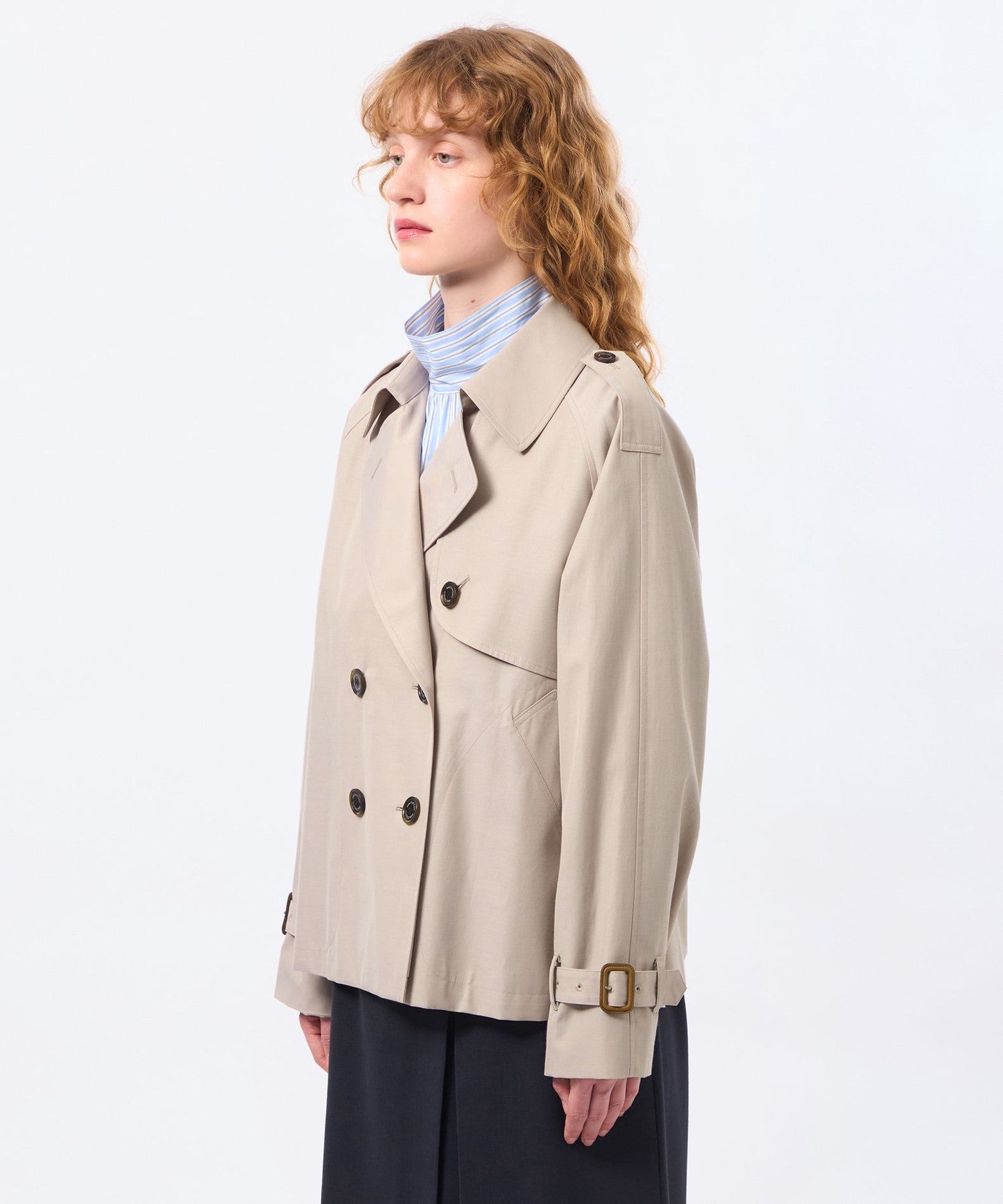 2301-H5A0971142__M,42,