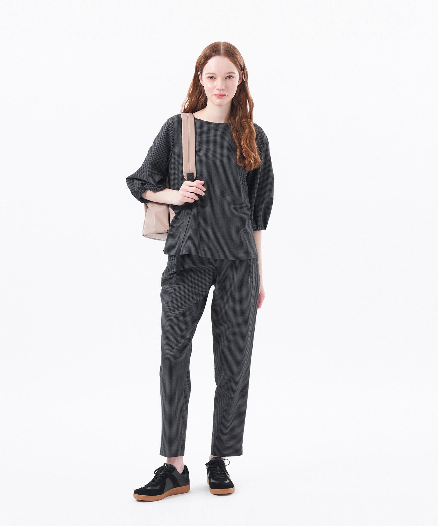 2301-H5M4054925__I,25,