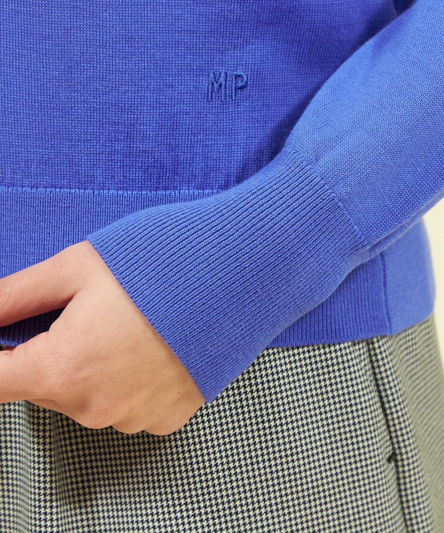 2301-H5N0148624__P,24,