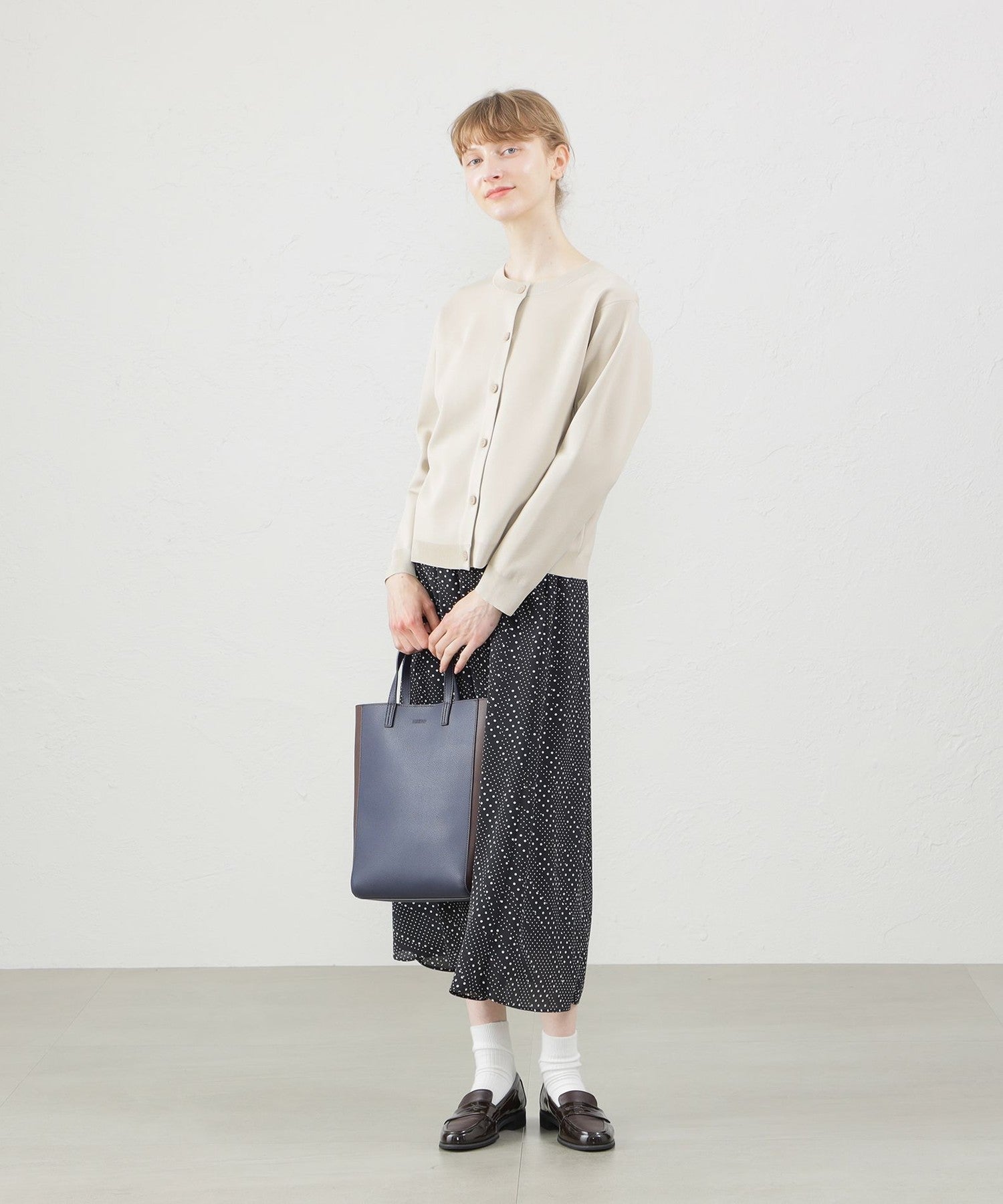 2301-H5N0447272__J,72,