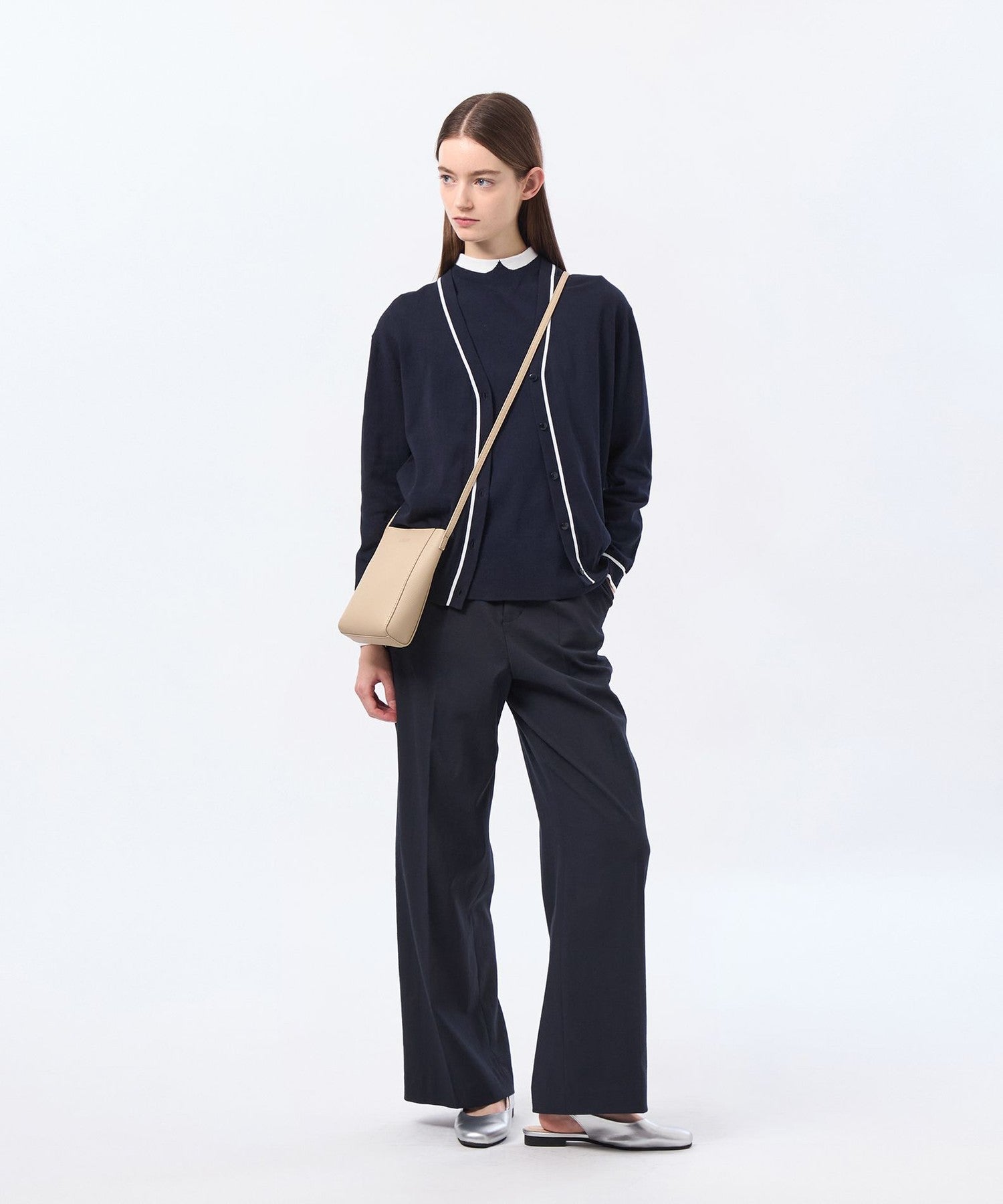 2301-H5N2477127__K,27,