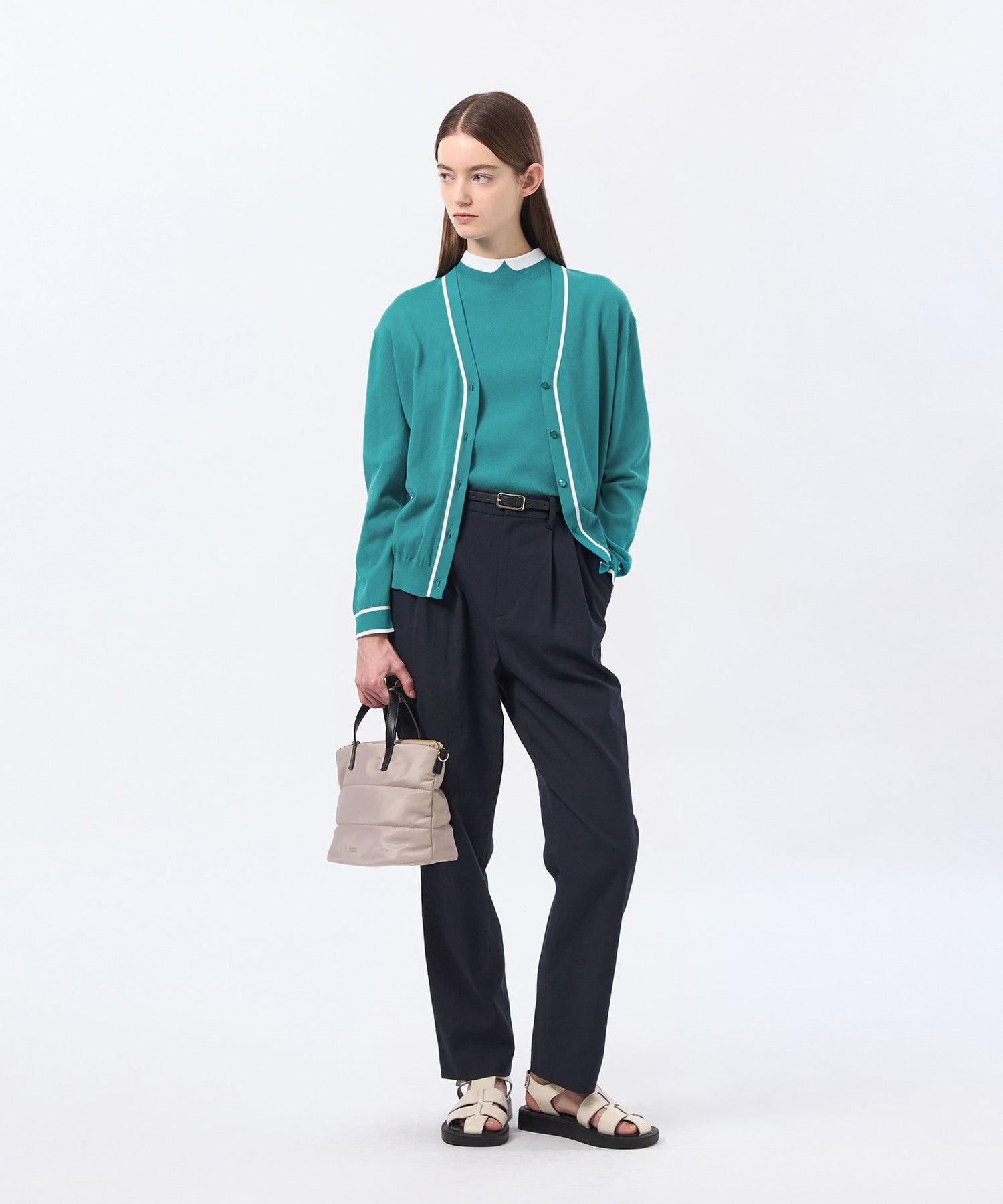 2301-H5N2477127__L,27,