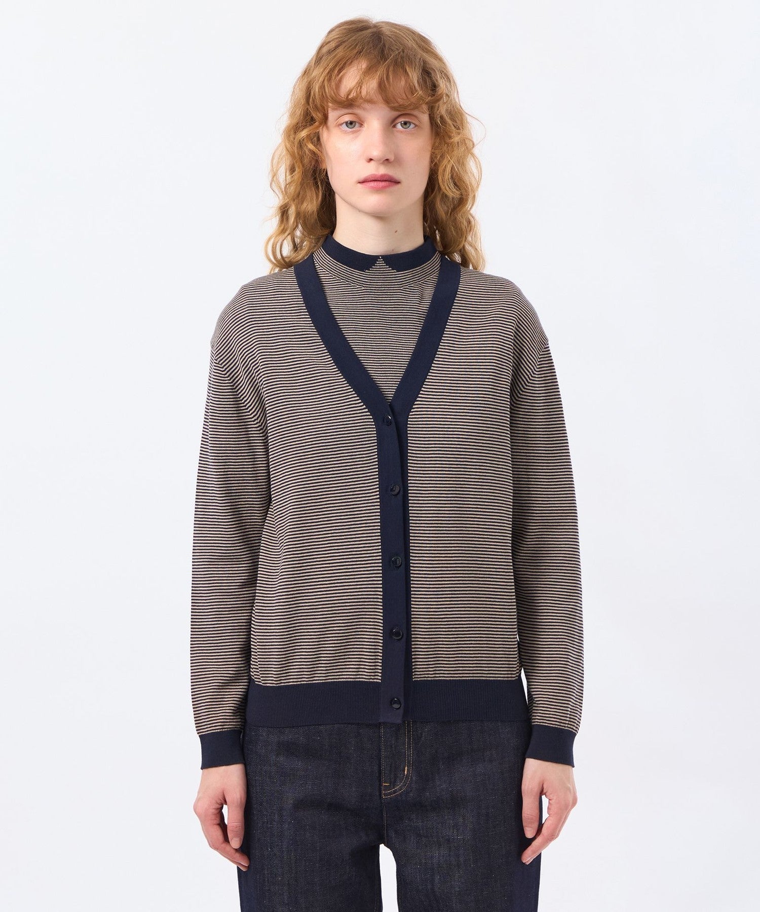 2301-H5N2477127__M,27,