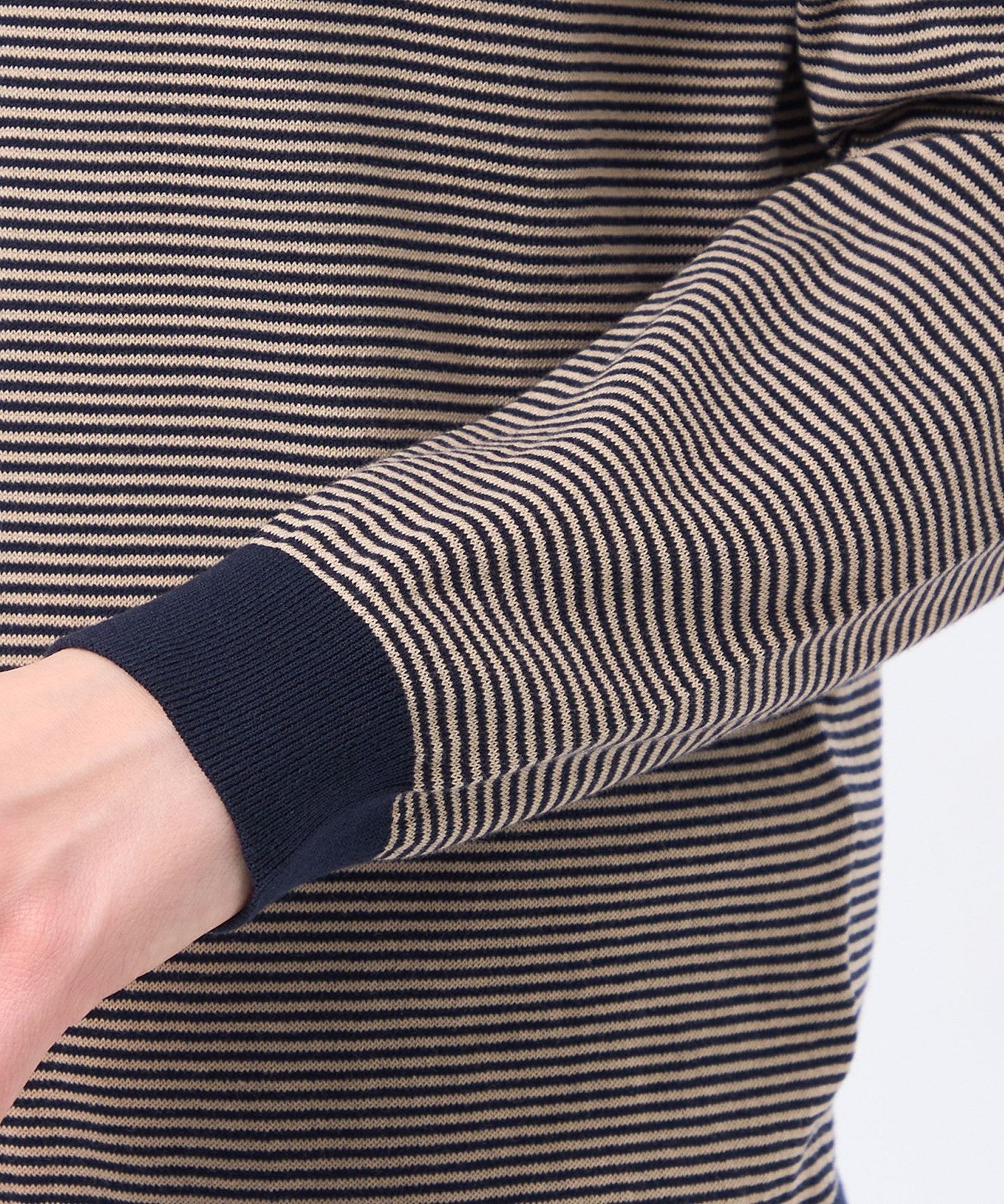 2301-H5N2477127__P,27,