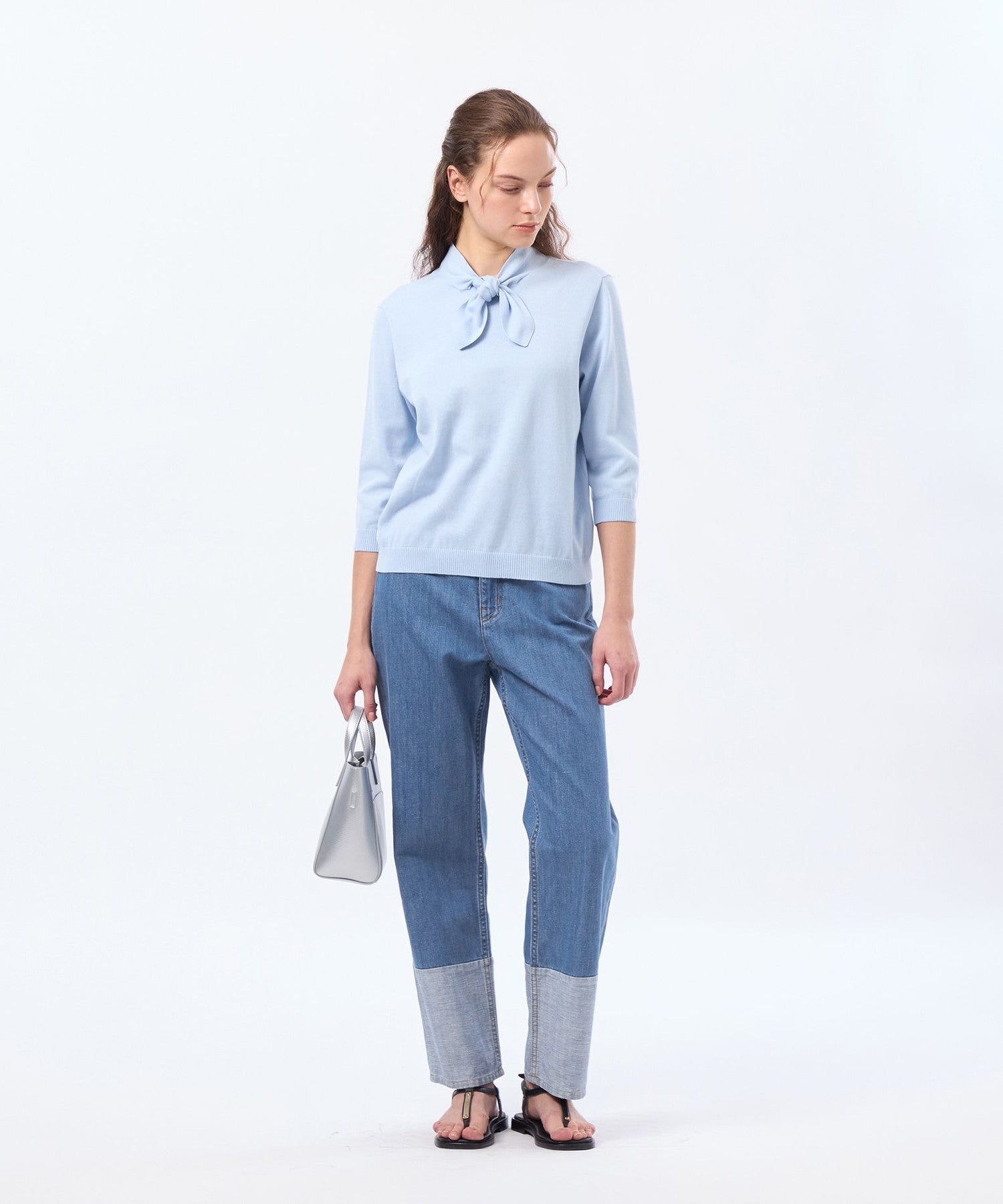 2301-H5N5177062__I,62,