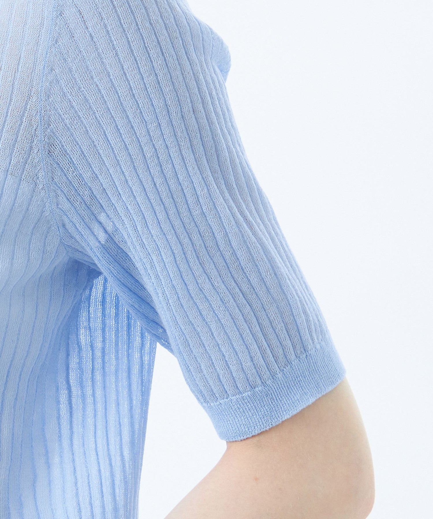 2301-H5N5753320__O,20,