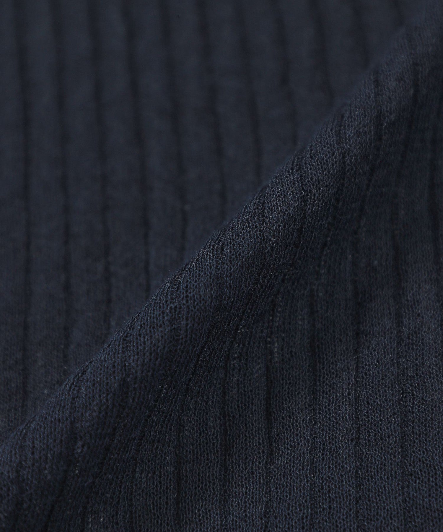 2301-H5N5753320__R,20,