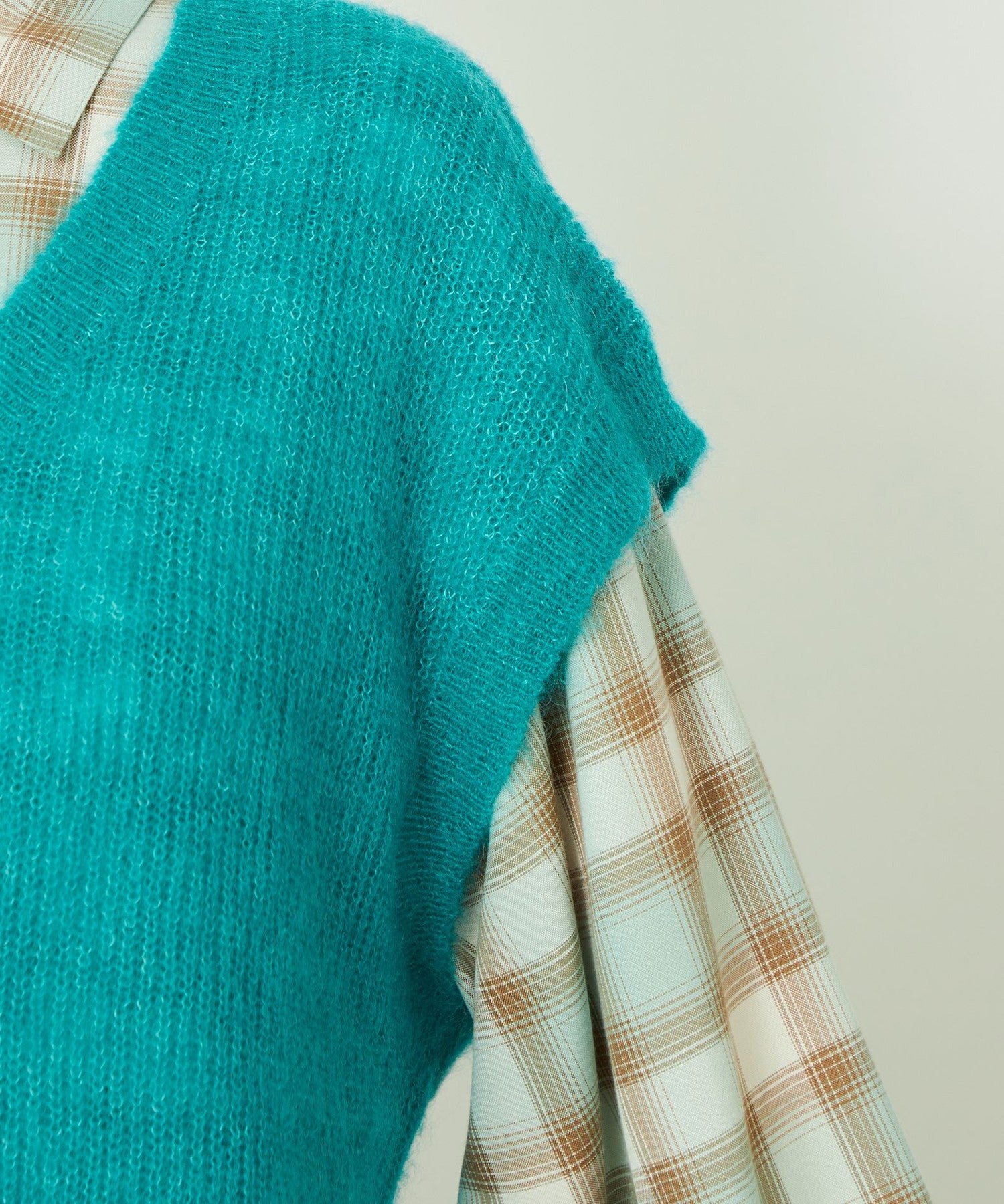 2301-R9N0363627__N,27,