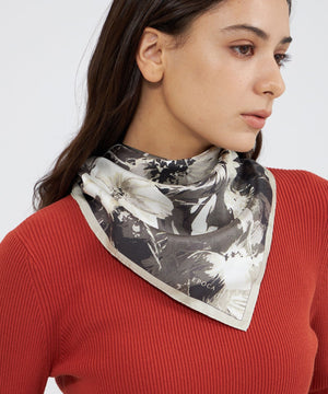 レイヤーフィオーレシルクスクエアスカーフ(マフラー・ストール