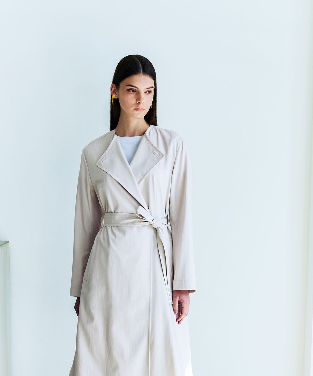 ハイツイストコットンラチネ ノーカラーラペルコート(コート