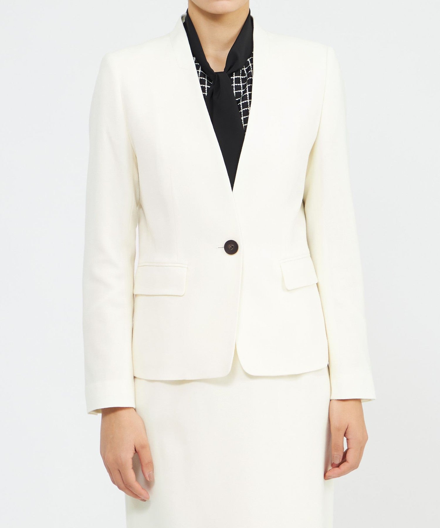 2321-M5E3867102__L,02,