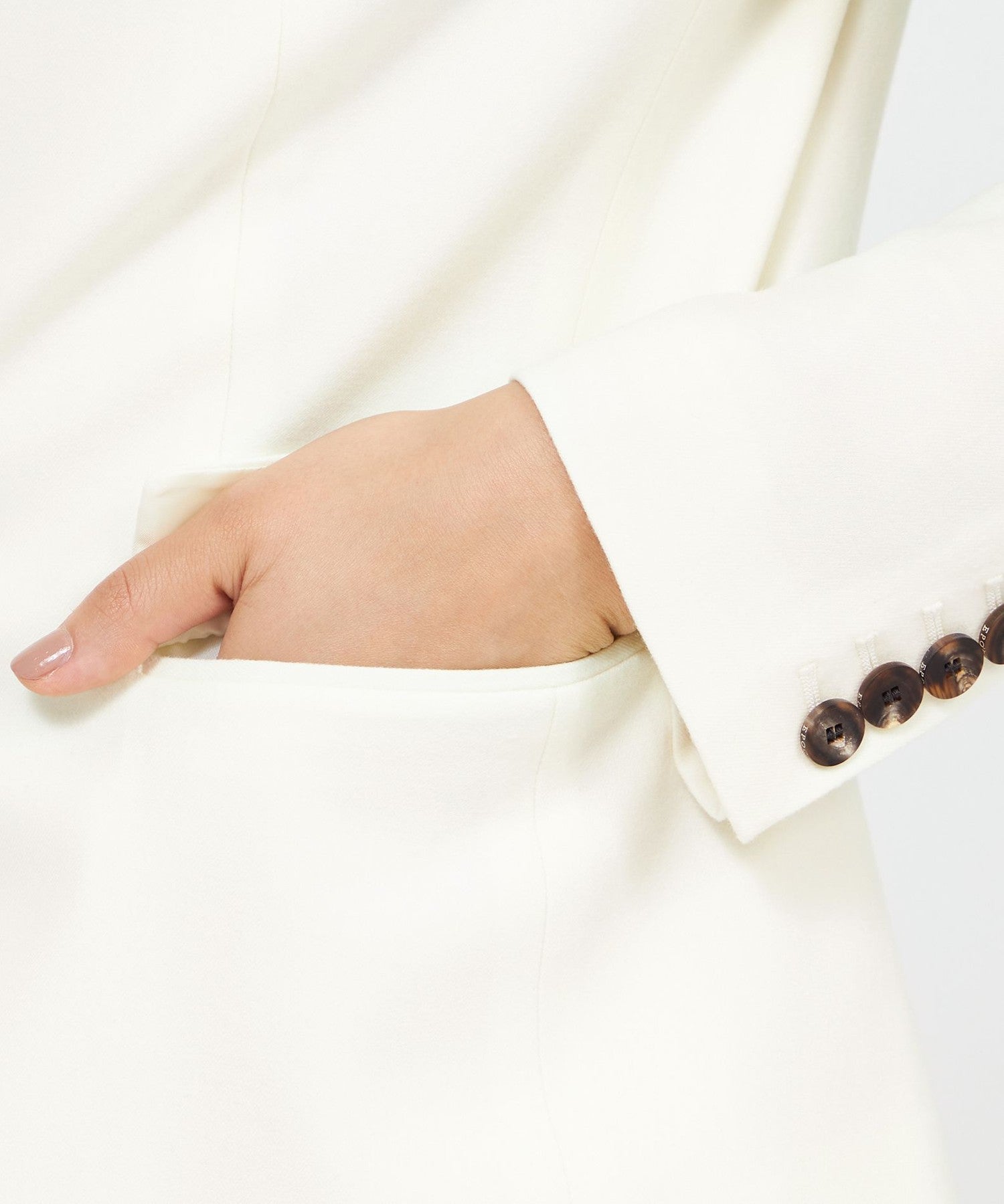 2321-M5E3867102__O,02,