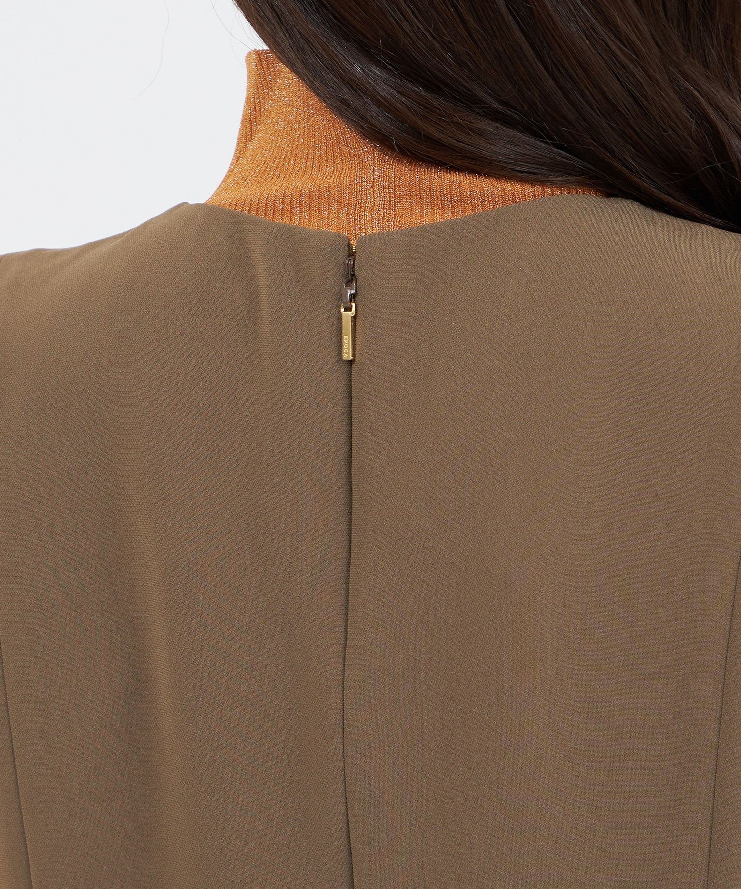 2321-M5J3862853__N,53,