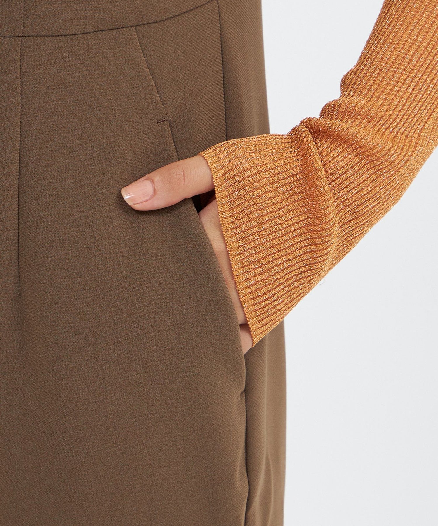 2321-M5J3862853__P,53,