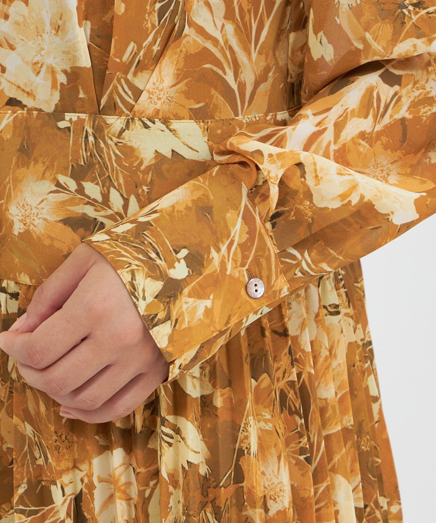 2321-M5J3962980__M,80,