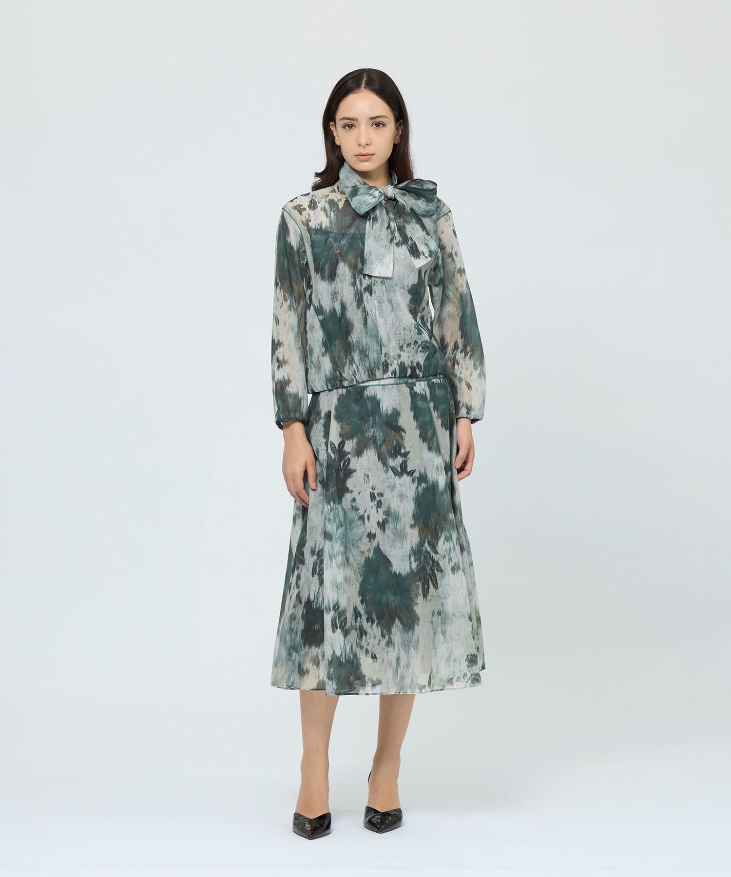 2321-M5M3265170__M,70,