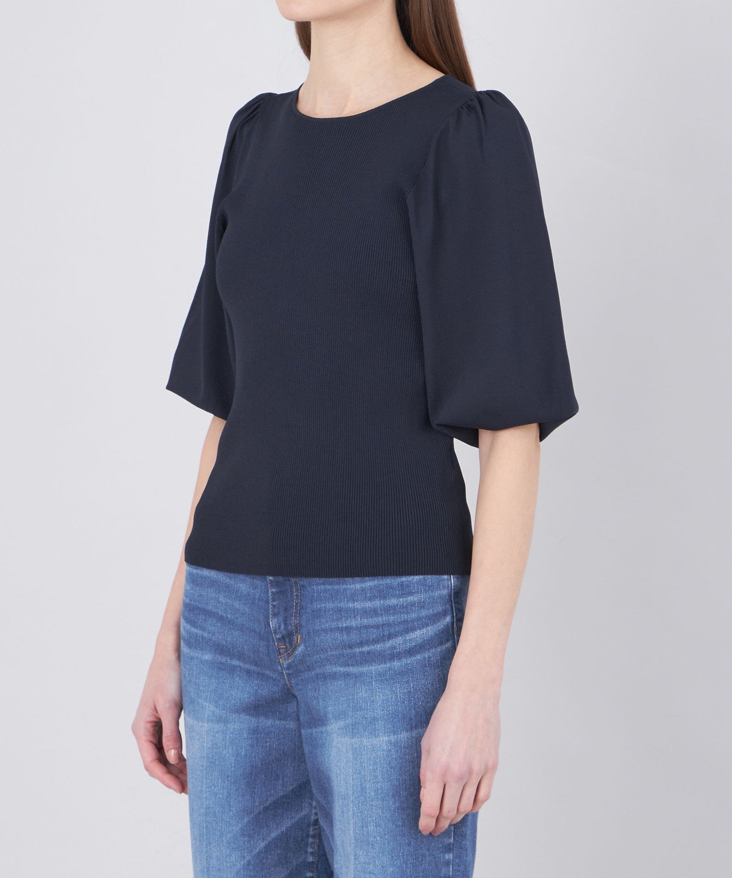 2321-M5N1551628__L,28,