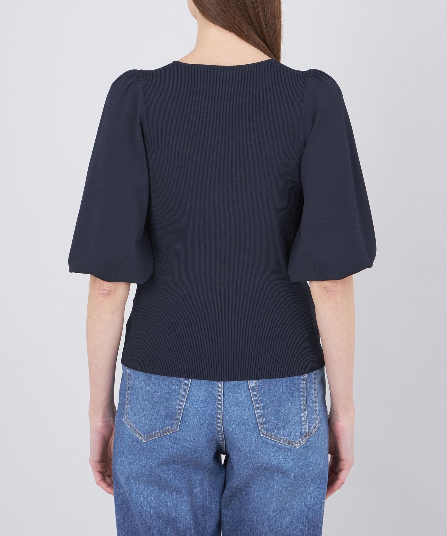 2321-M5N1551628__M,28,