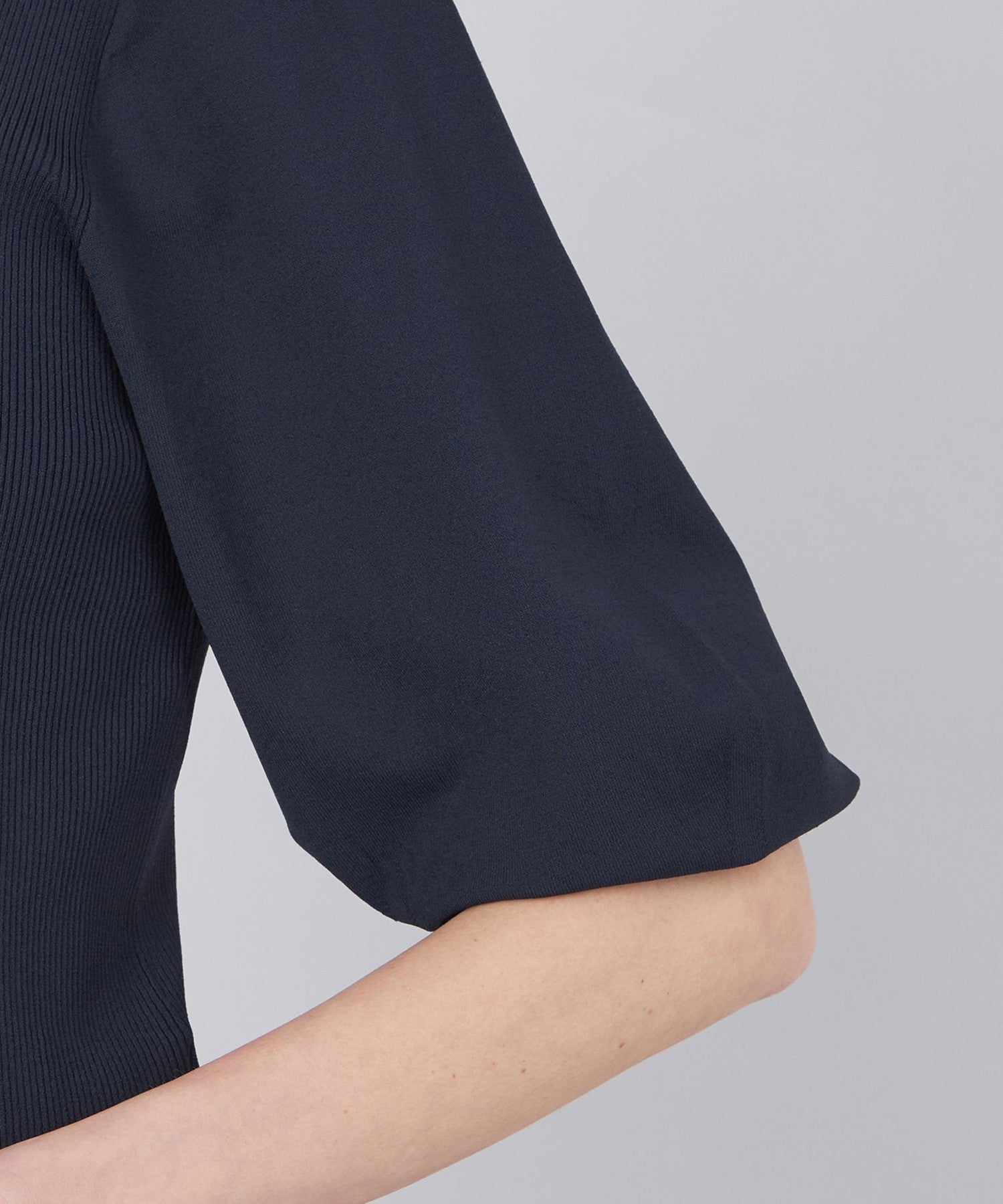 2321-M5N1551628__N,28,