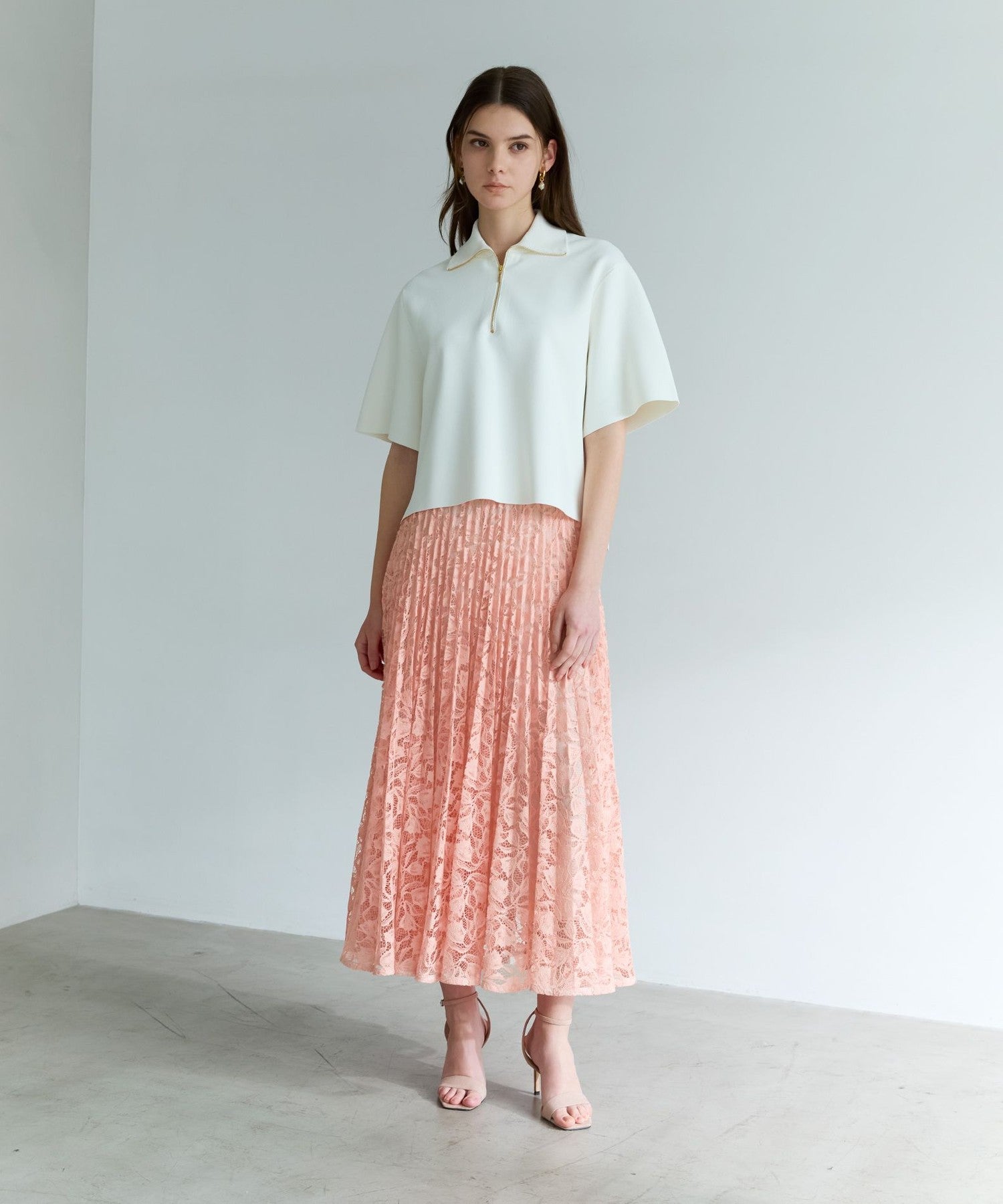 2321-M5N1651628__A,28,