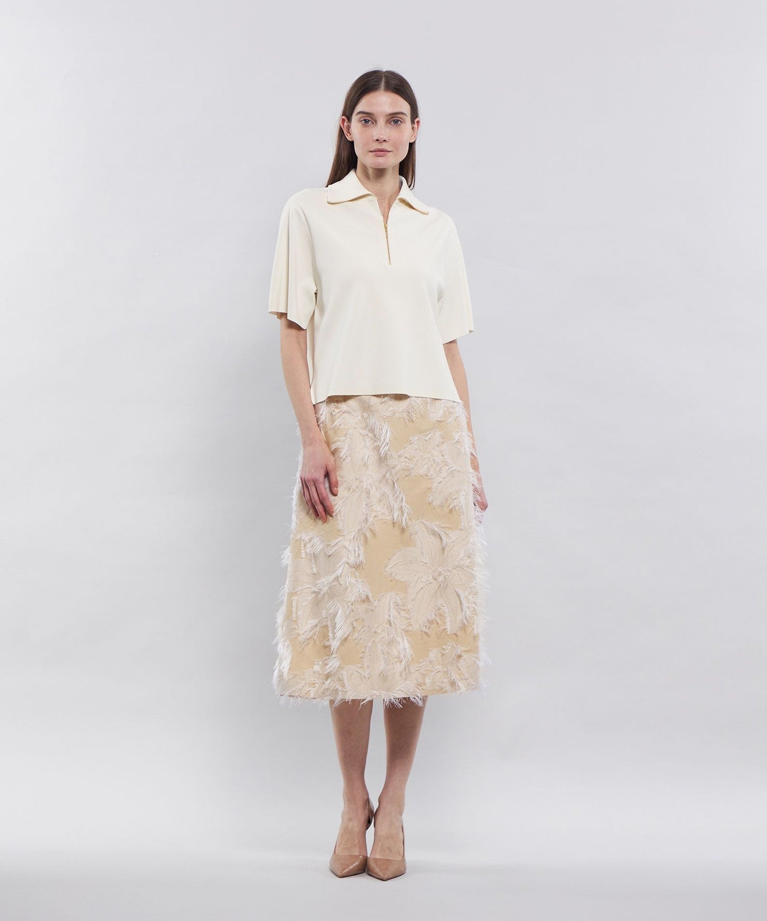 2321-M5N1651628__H,28,